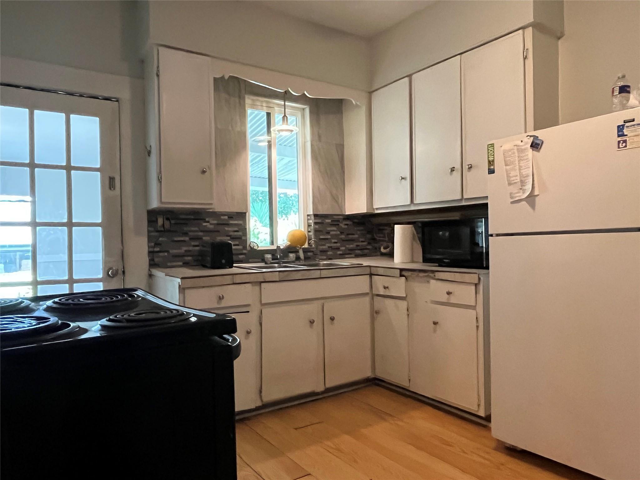 523 Old Highway 20, McDade, TX 78650