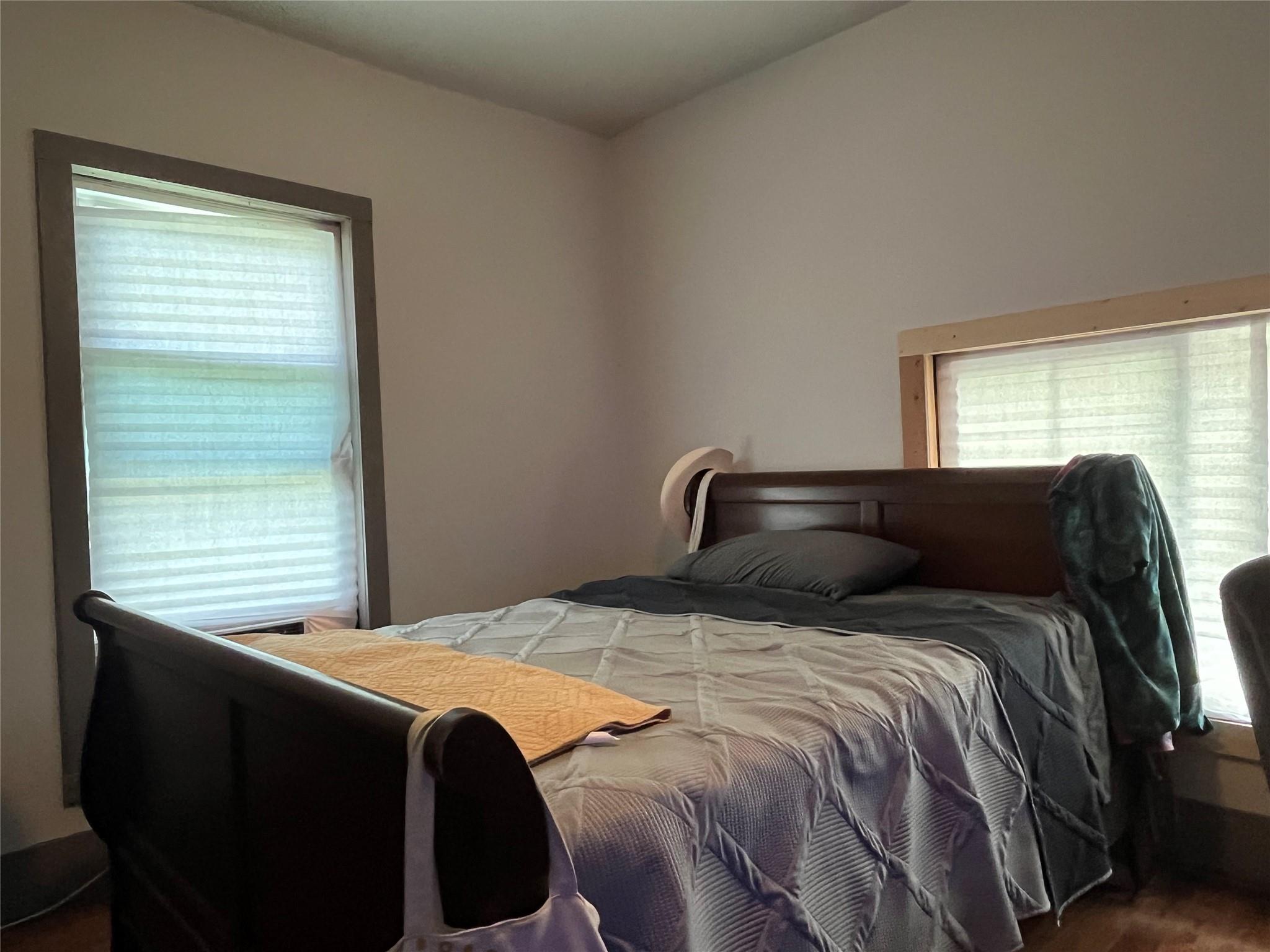 523 Old Highway 20, McDade, TX 78650