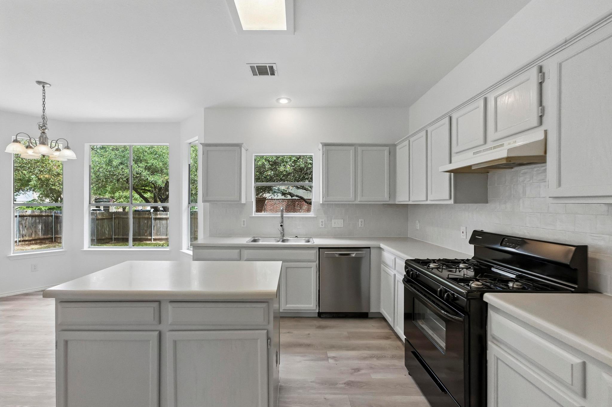 2113 Lobelia Dr, Cedar Park, TX 78613