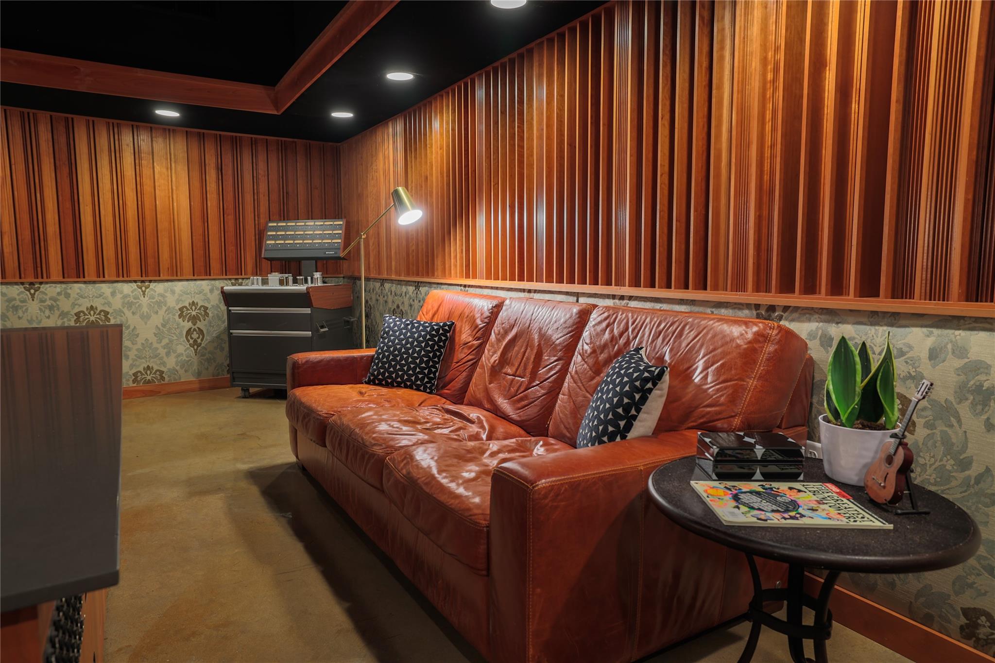 2205 E 12th St, Austin, TX 78702