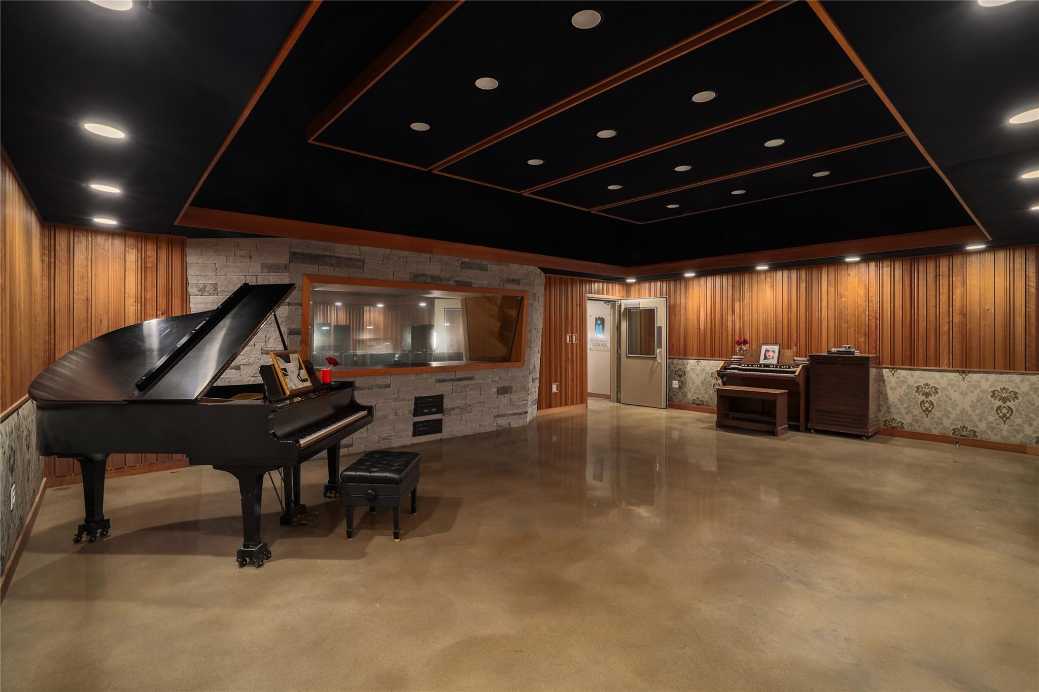 2205 E 12th St, Austin, TX 78702