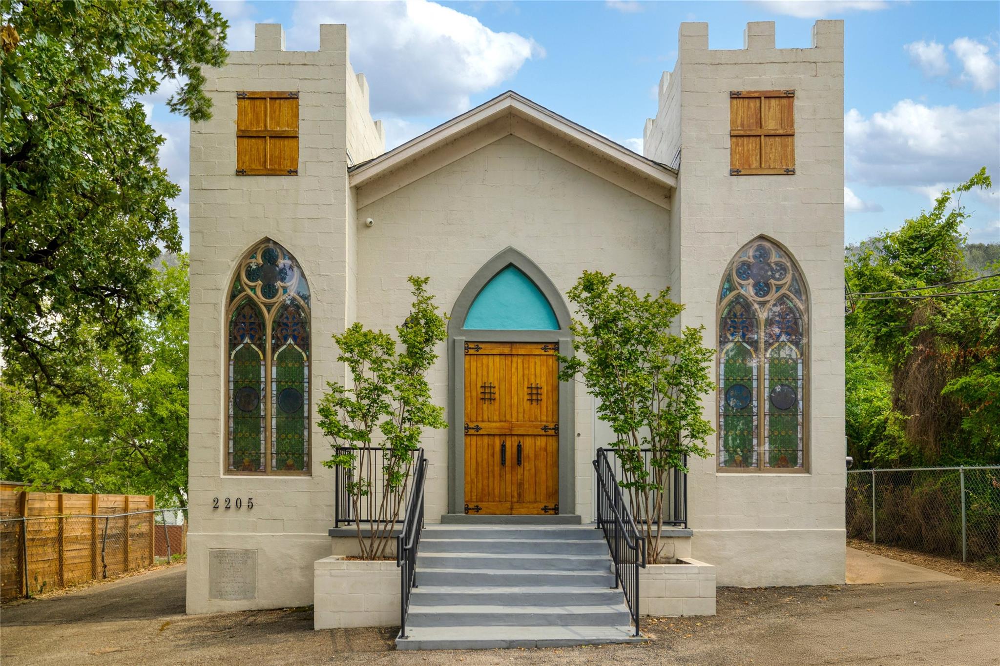 2205 E 12th St, Austin, TX 78702