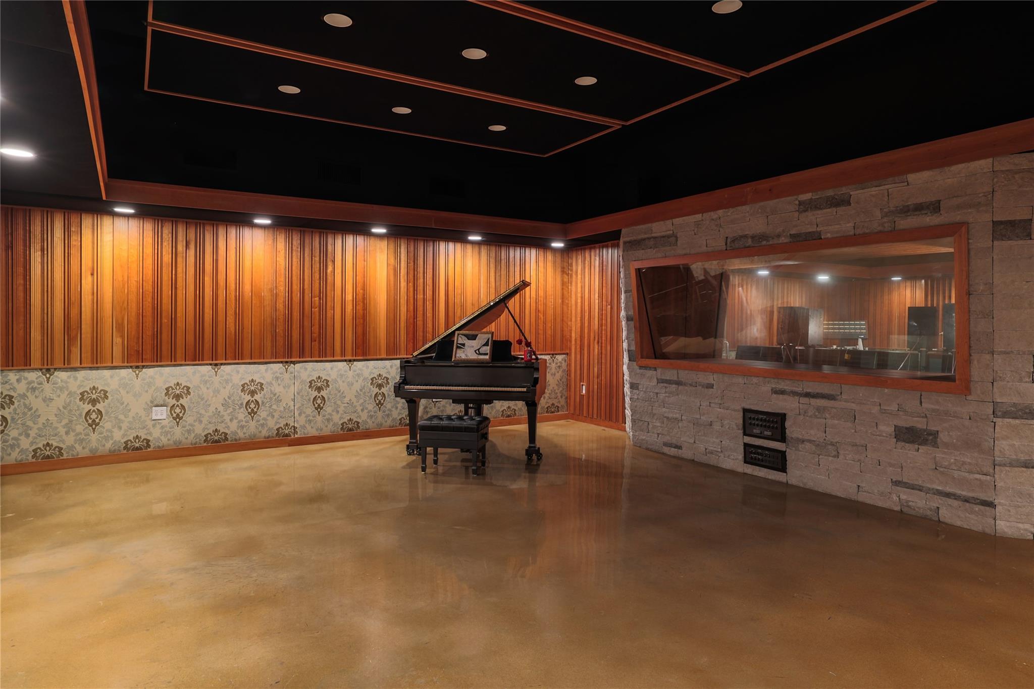 2205 E 12th St, Austin, TX 78702