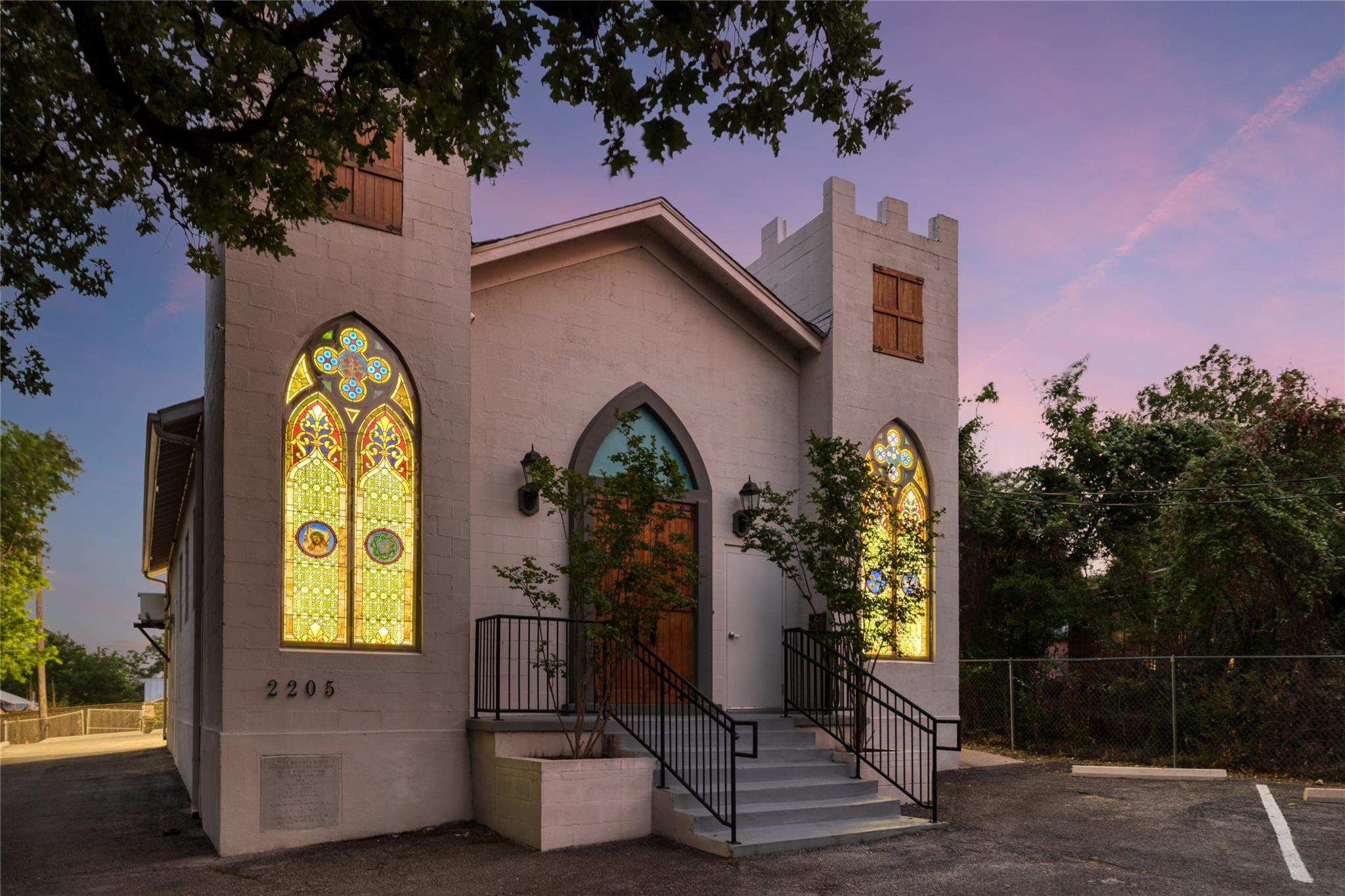 2205 E 12th St, Austin, TX 78702
