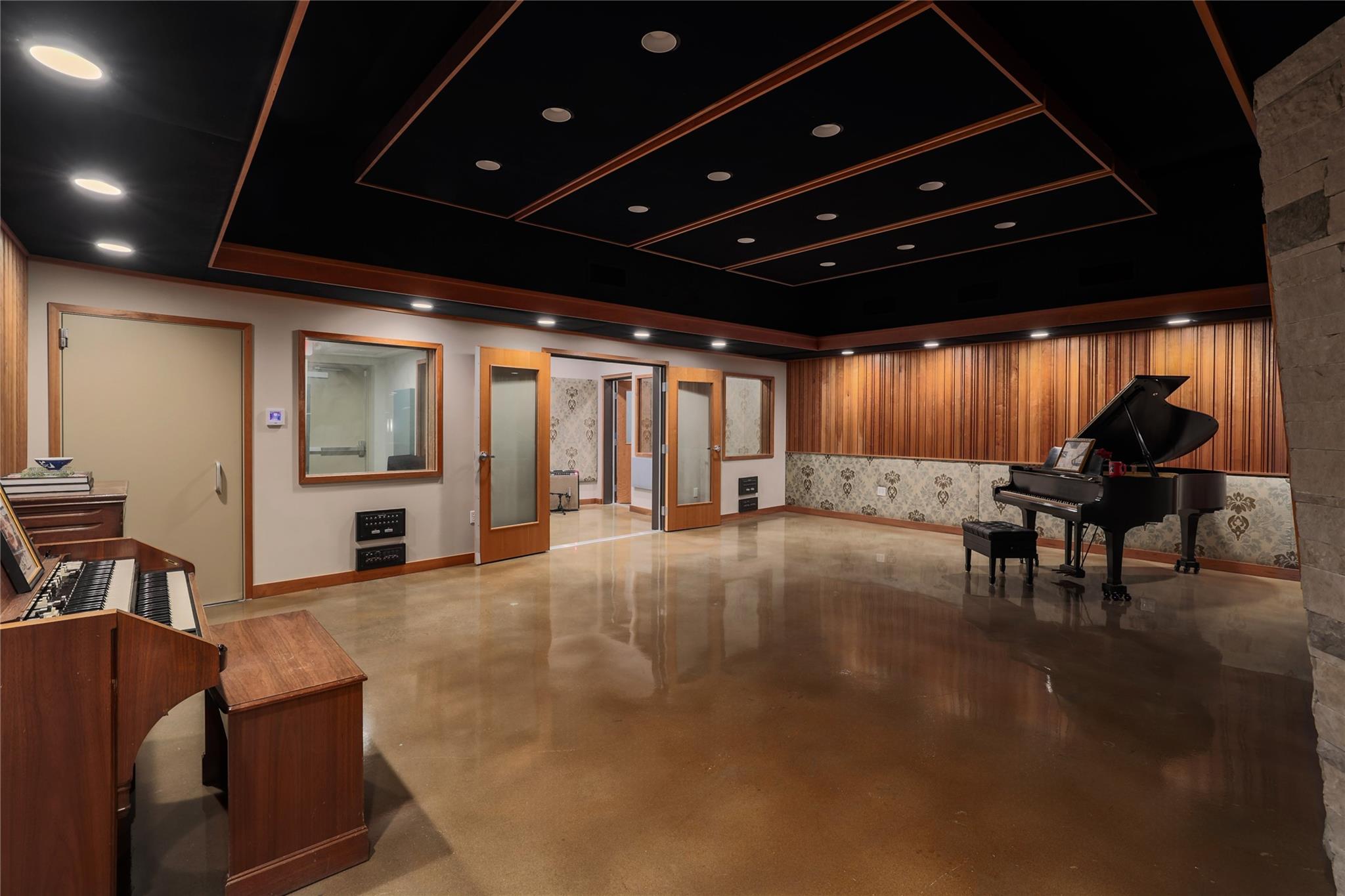 2205 E 12th St, Austin, TX 78702