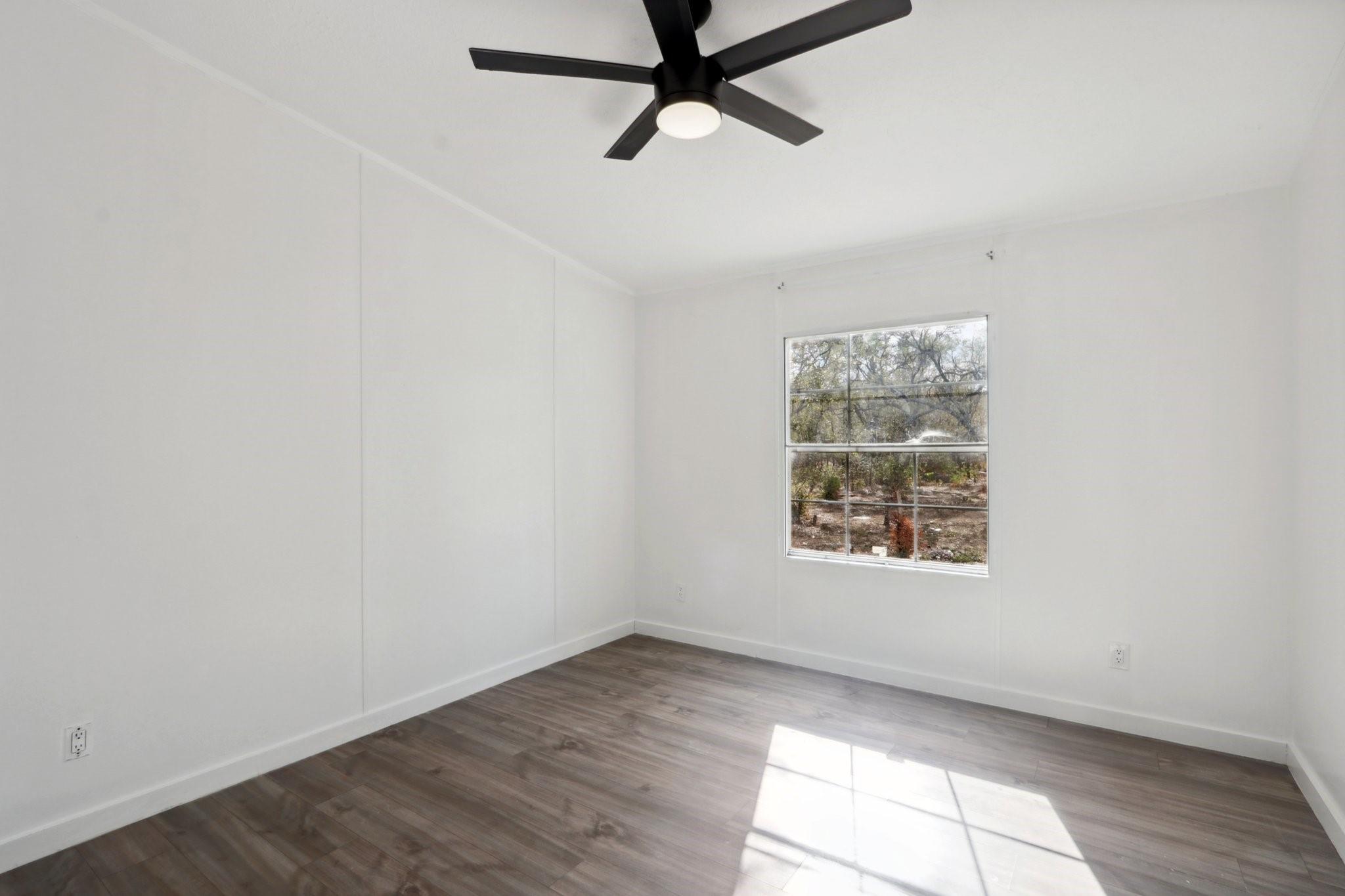 462 Texas Oak Dr, Cedar Creek, TX 78612