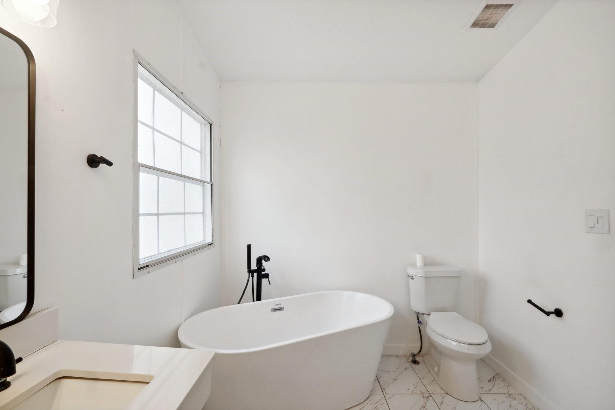 462 Texas Oak Dr, Cedar Creek, TX 78612