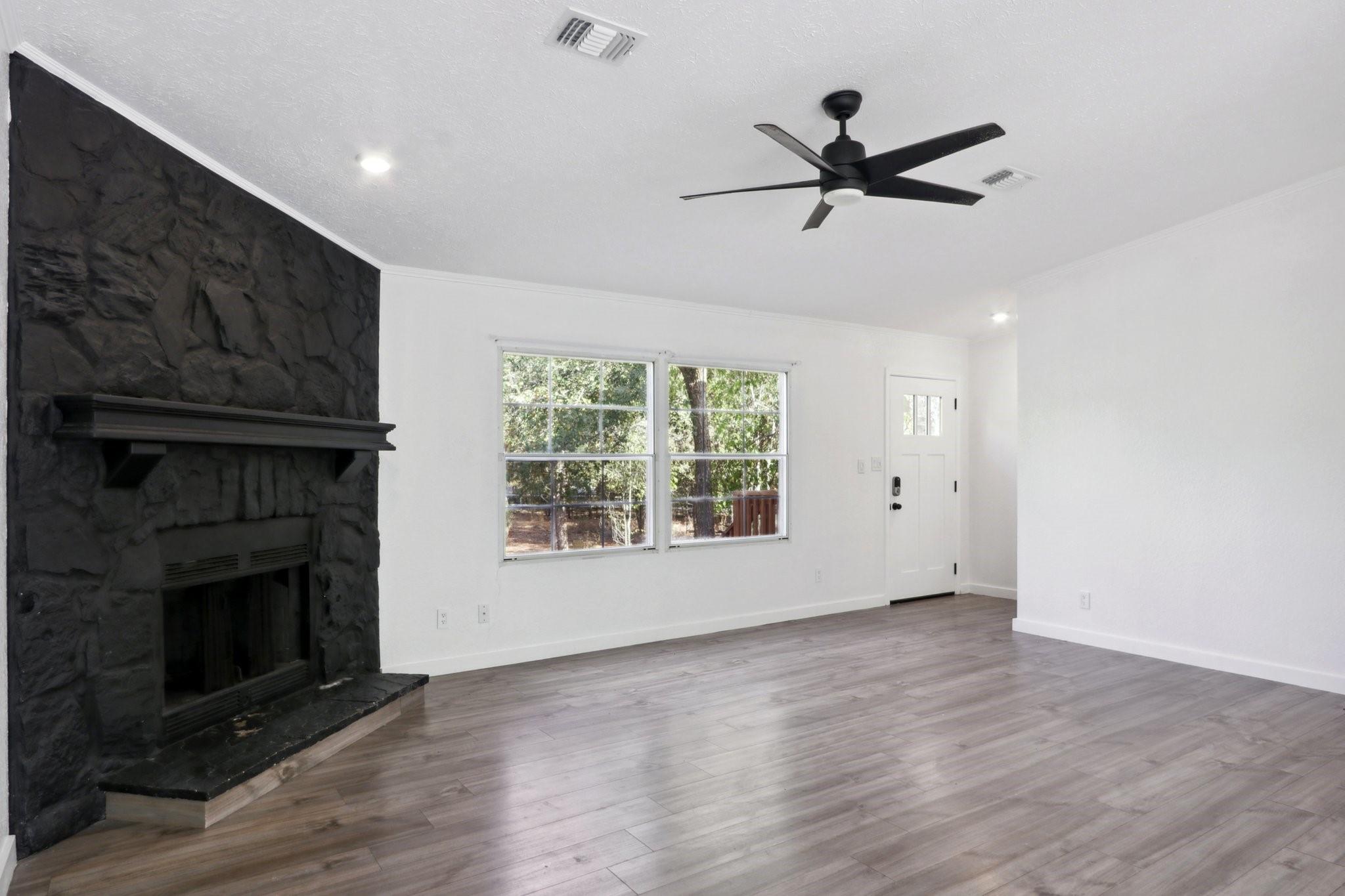 462 Texas Oak Dr, Cedar Creek, TX 78612