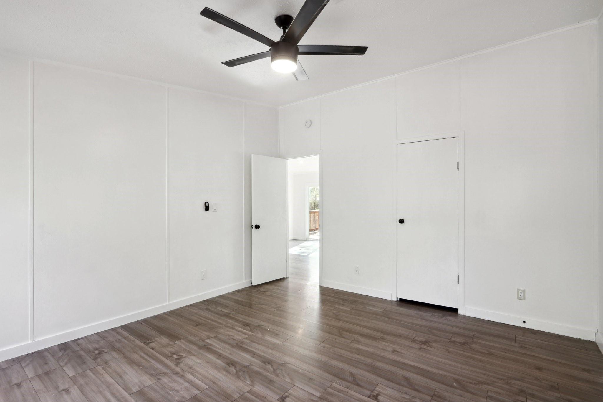 462 Texas Oak Dr, Cedar Creek, TX 78612