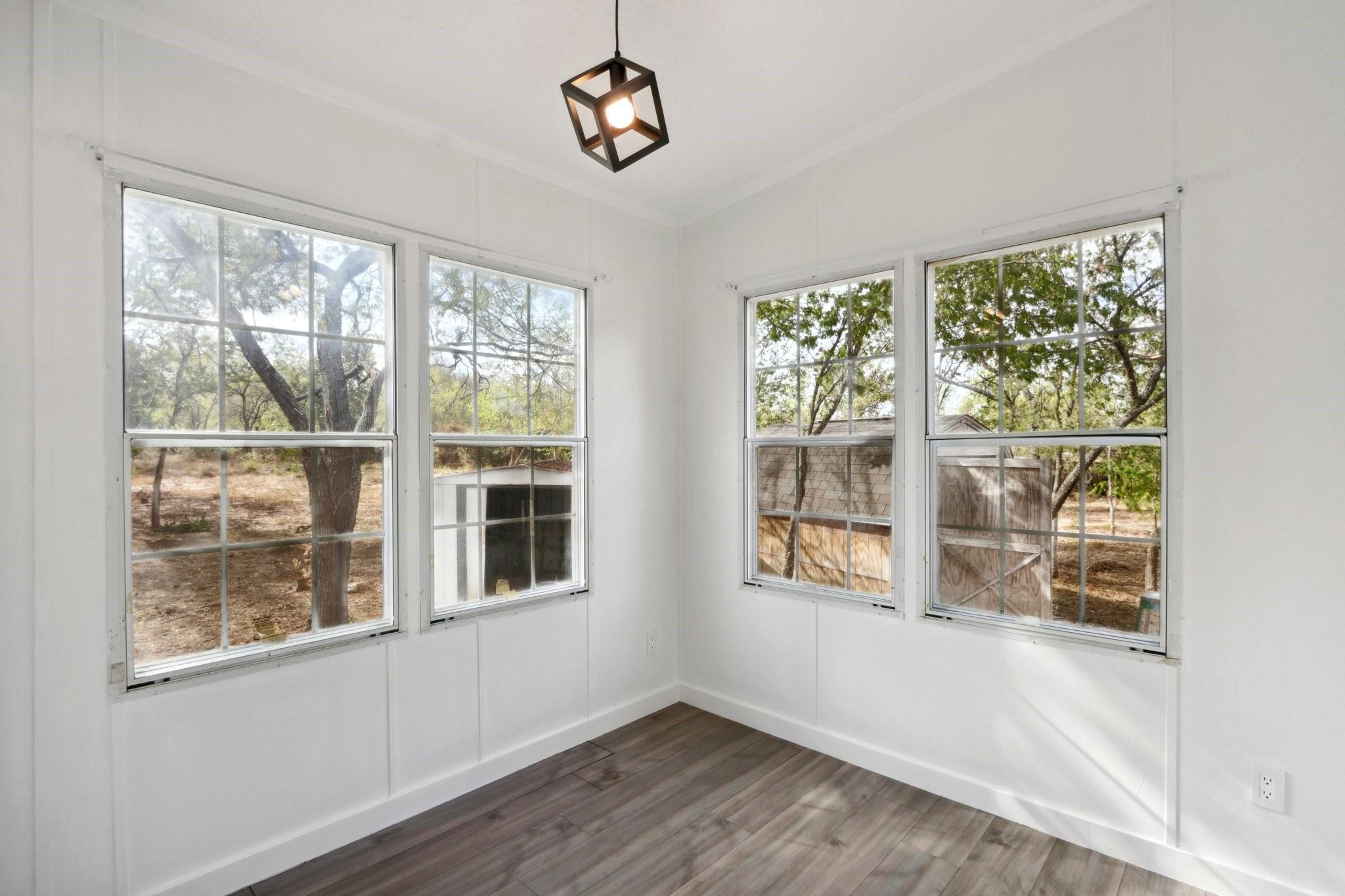 462 Texas Oak Dr, Cedar Creek, TX 78612