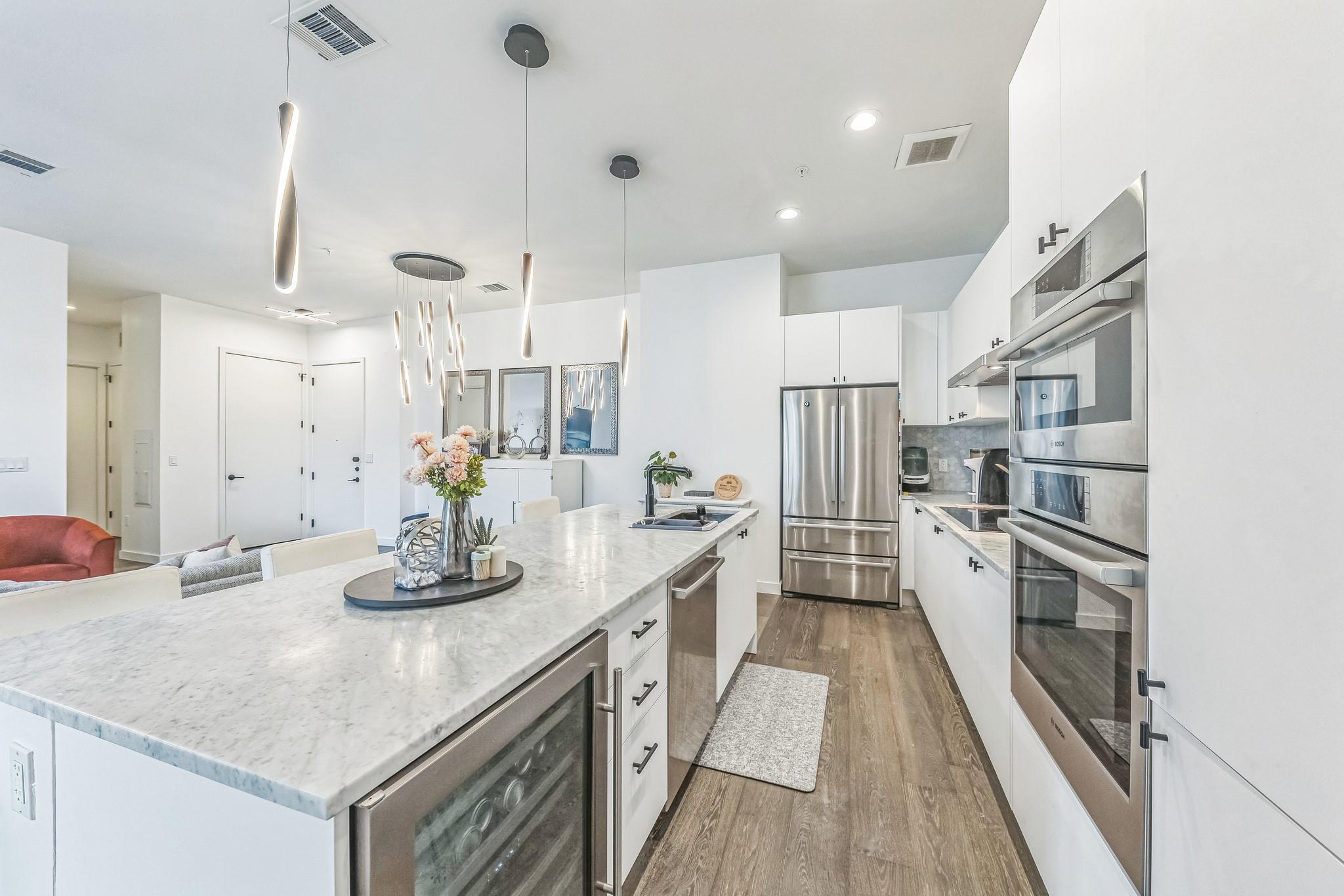 800 Embassy Dr # 609, Austin, TX 78702