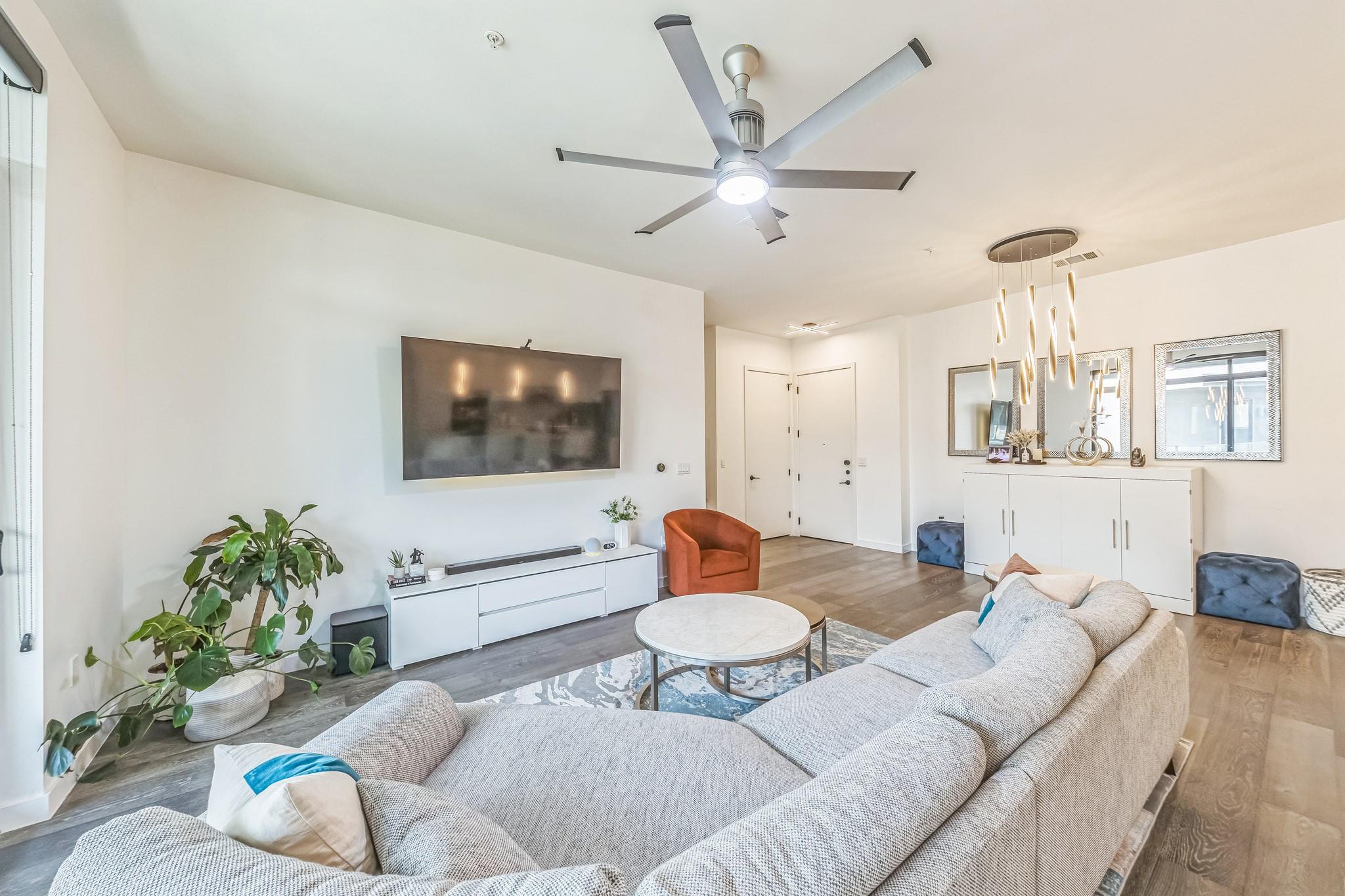 800 Embassy Dr # 609, Austin, TX 78702