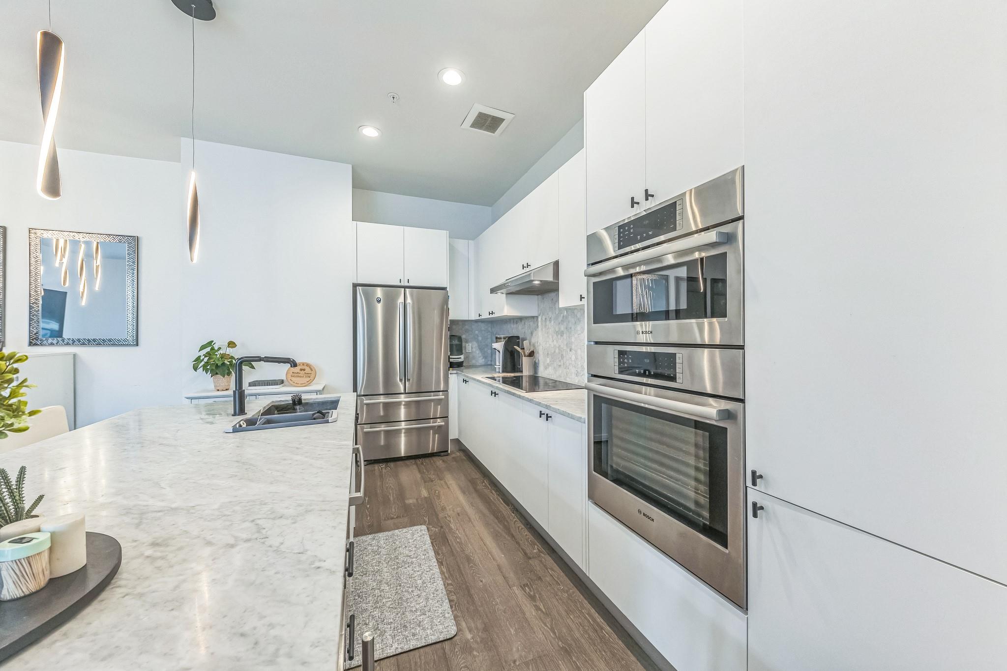 800 Embassy Dr # 609, Austin, TX 78702
