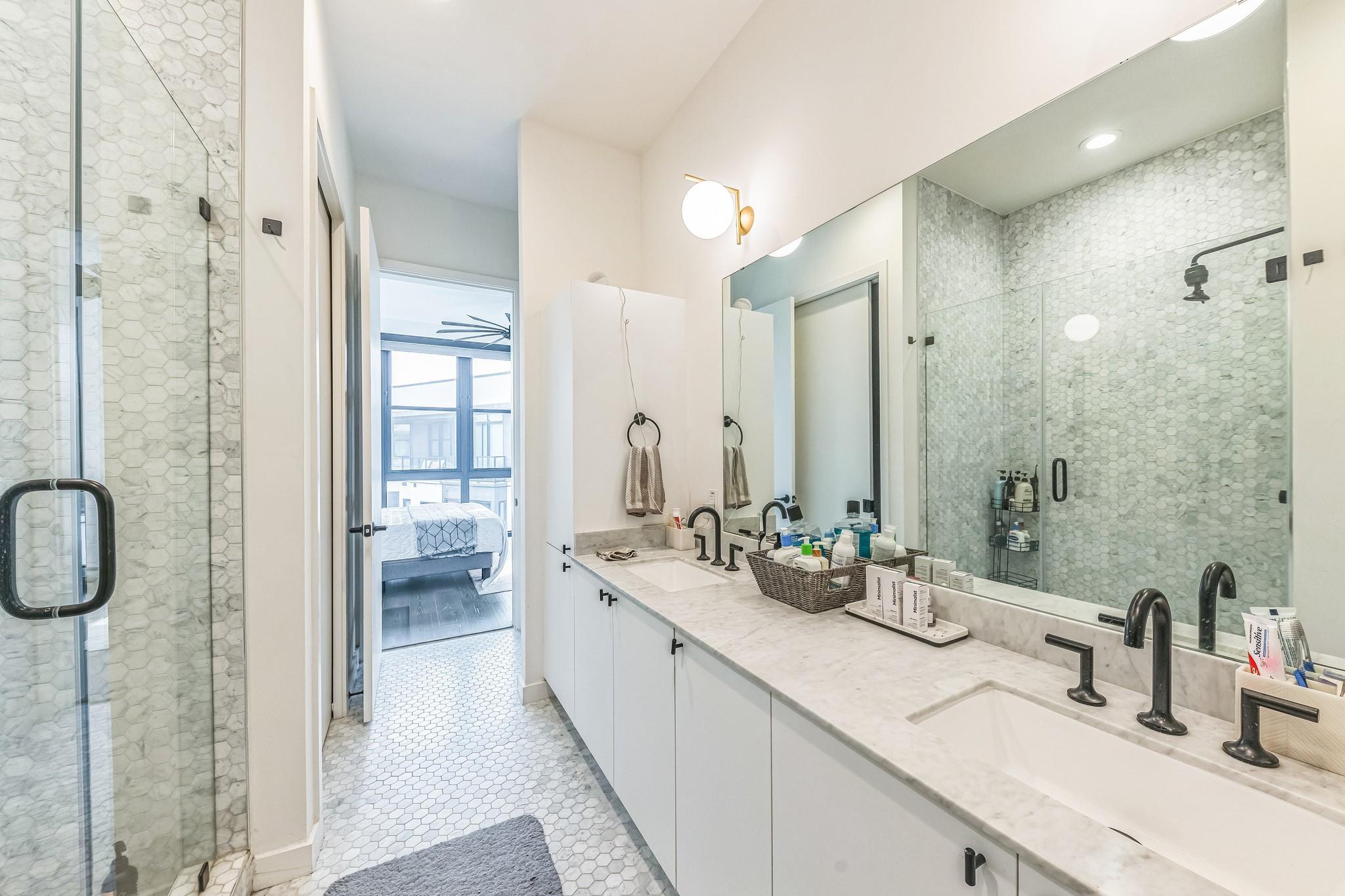 800 Embassy Dr # 609, Austin, TX 78702