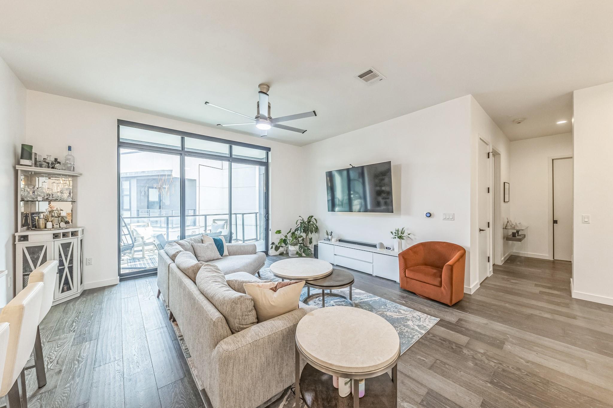 800 Embassy Dr # 609, Austin, TX 78702