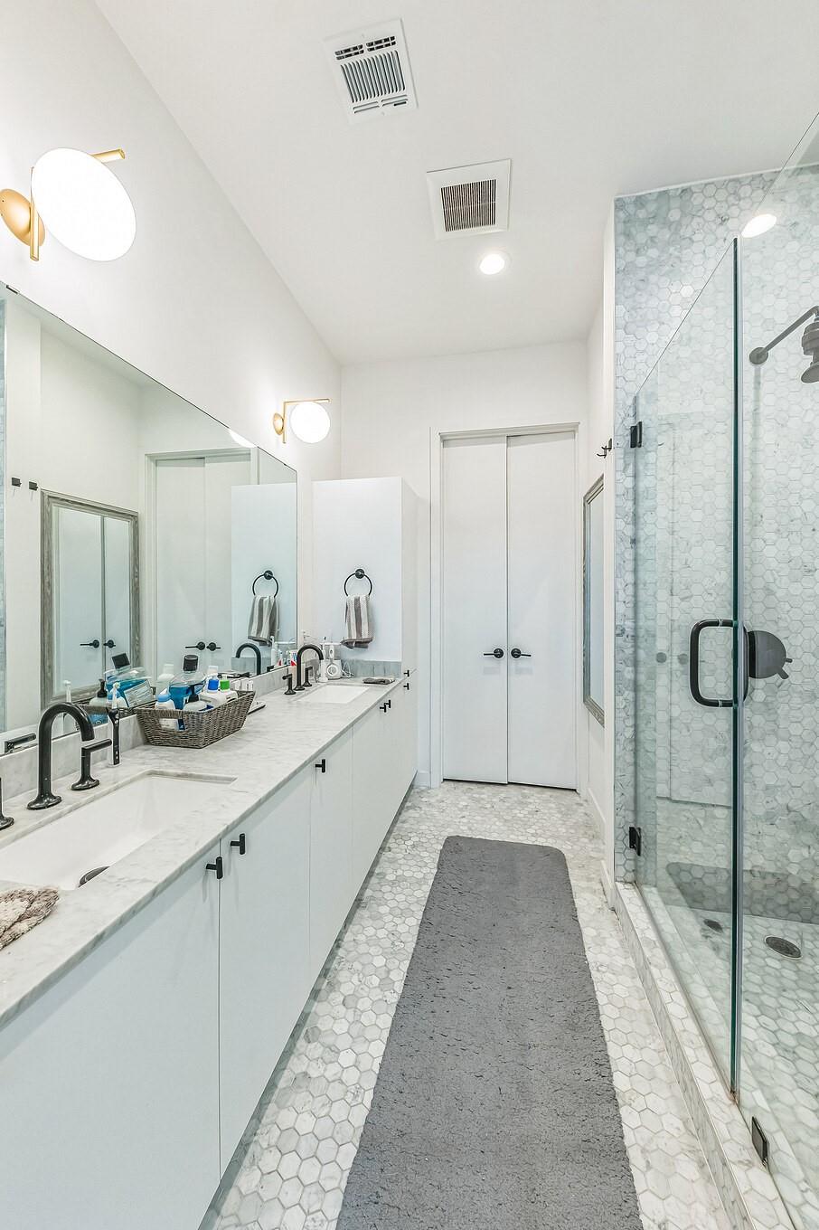 800 Embassy Dr # 609, Austin, TX 78702