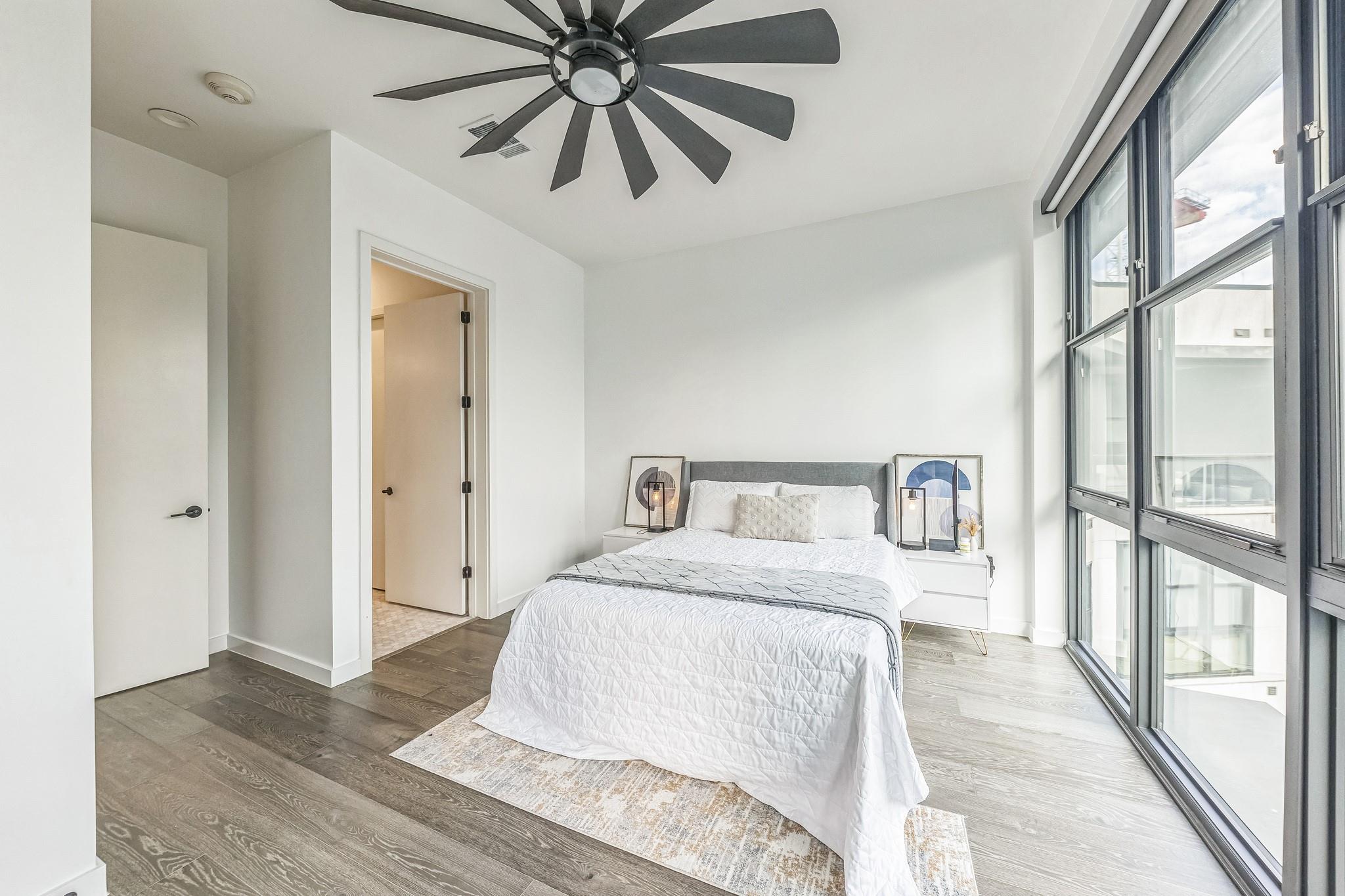 800 Embassy Dr # 609, Austin, TX 78702