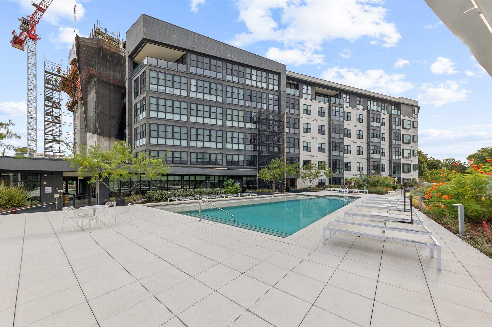 800 Embassy Dr # 609, Austin, TX 78702