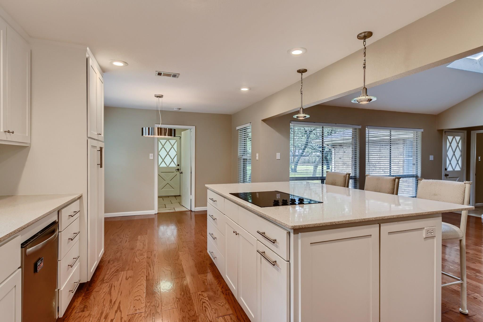 6811 Hitching Post Cir, Austin, TX 78749