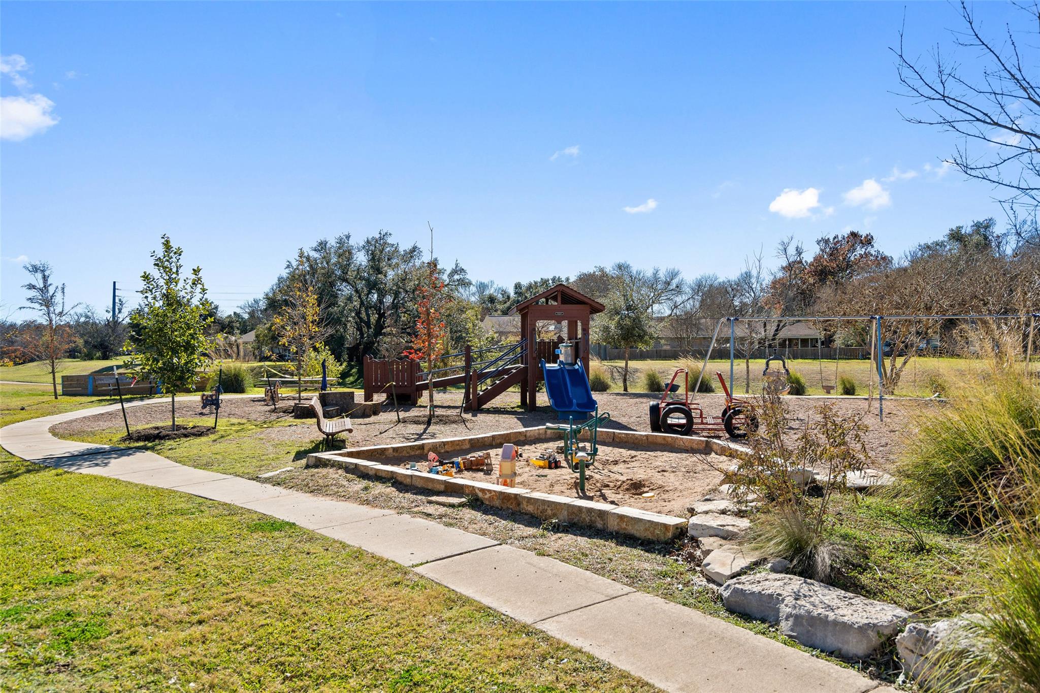 6811 Hitching Post Cir, Austin, TX 78749