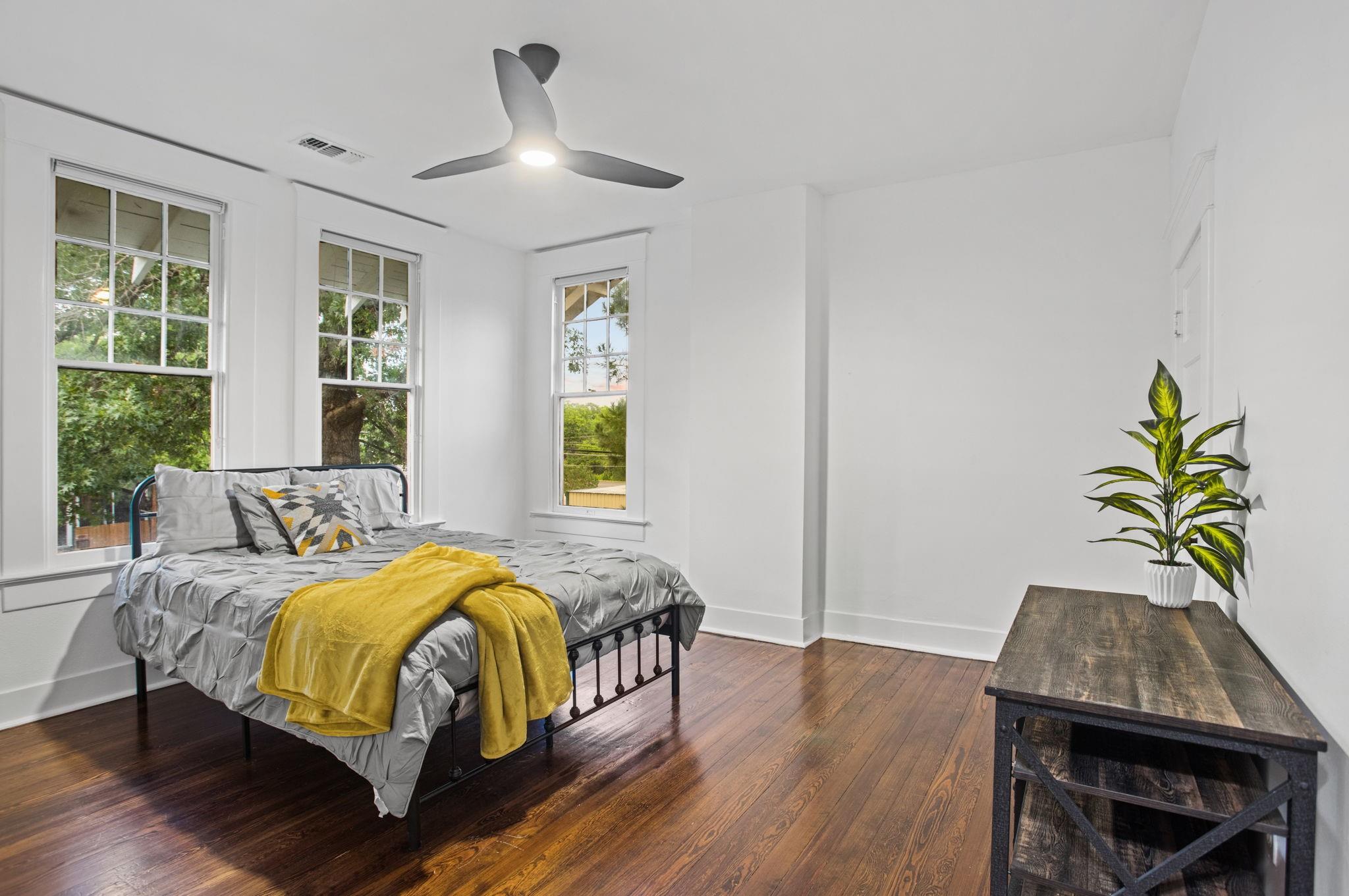 607 W 32nd St, Austin, TX 78705