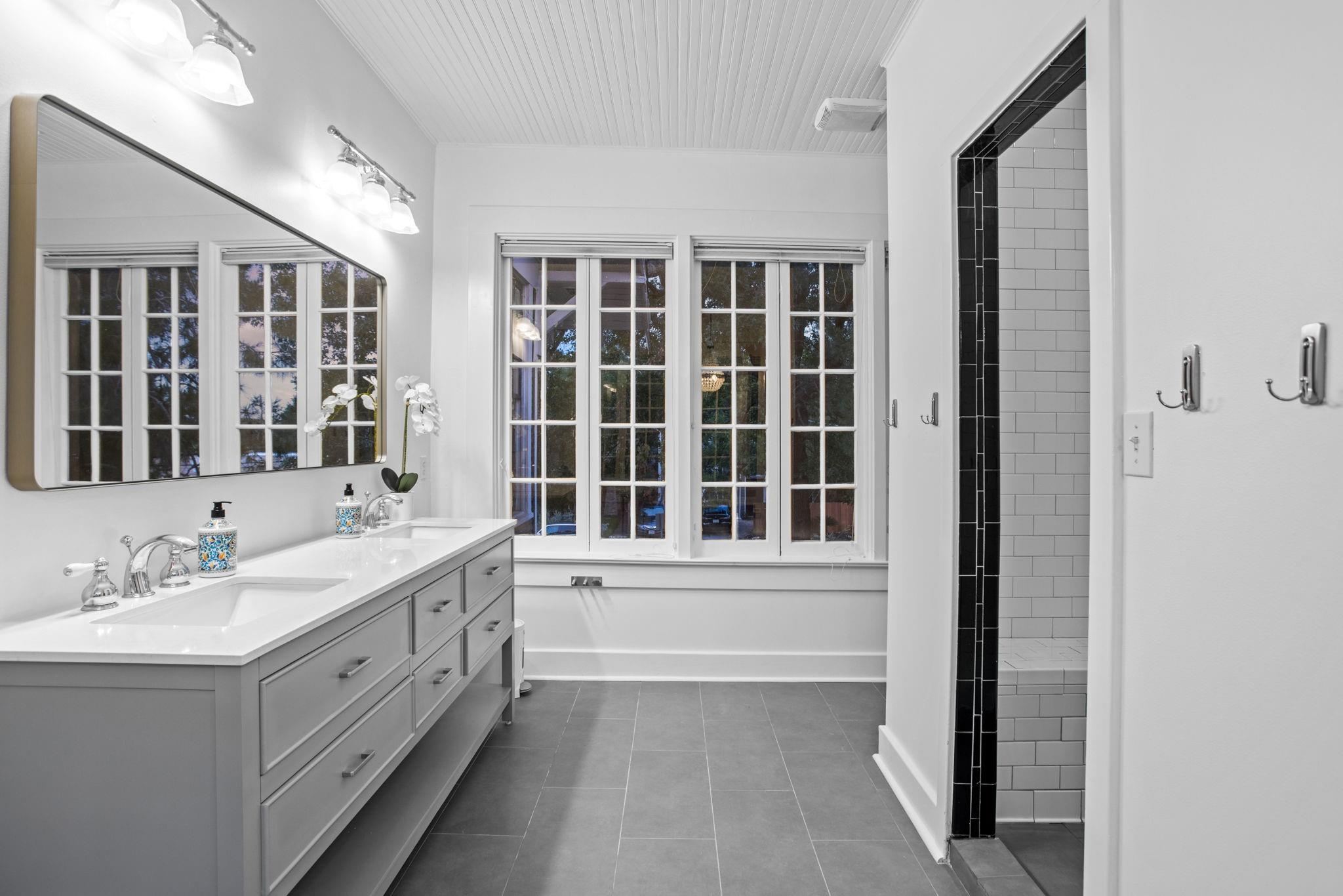 607 W 32nd St, Austin, TX 78705