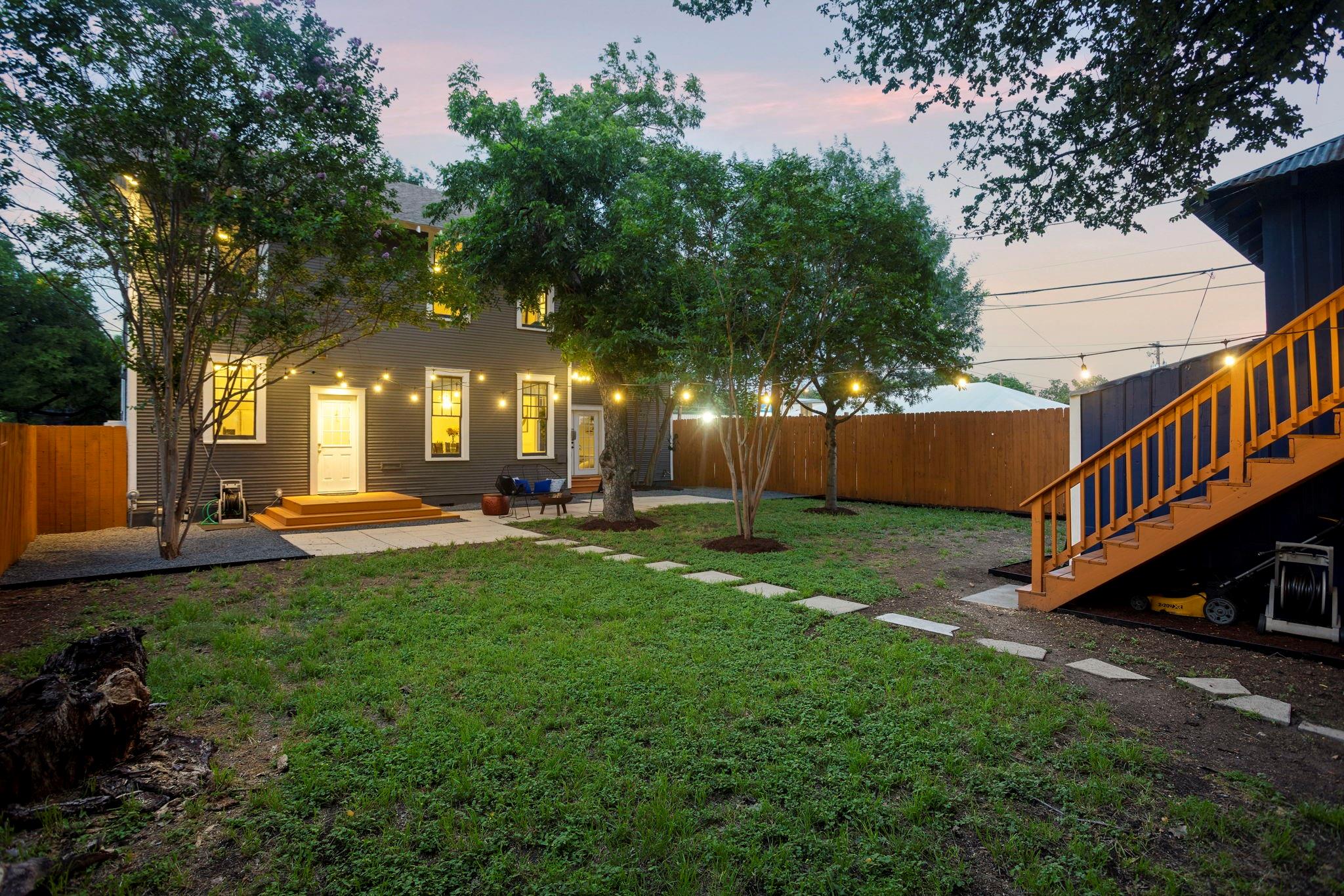 607 W 32nd St, Austin, TX 78705
