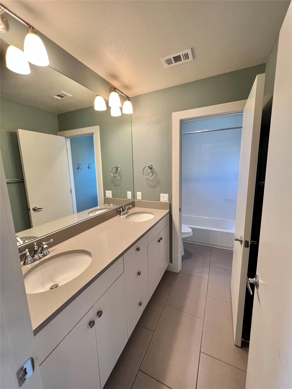 5402 Avenue F # A, Austin, TX 78751