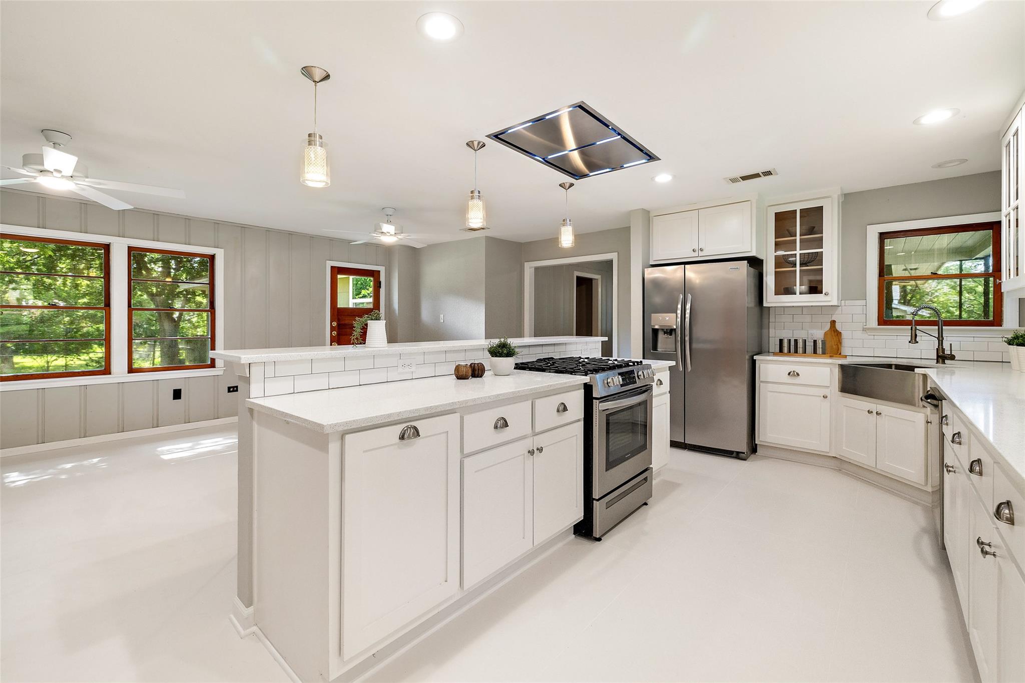 1619 S College St, Georgetown, TX 78626