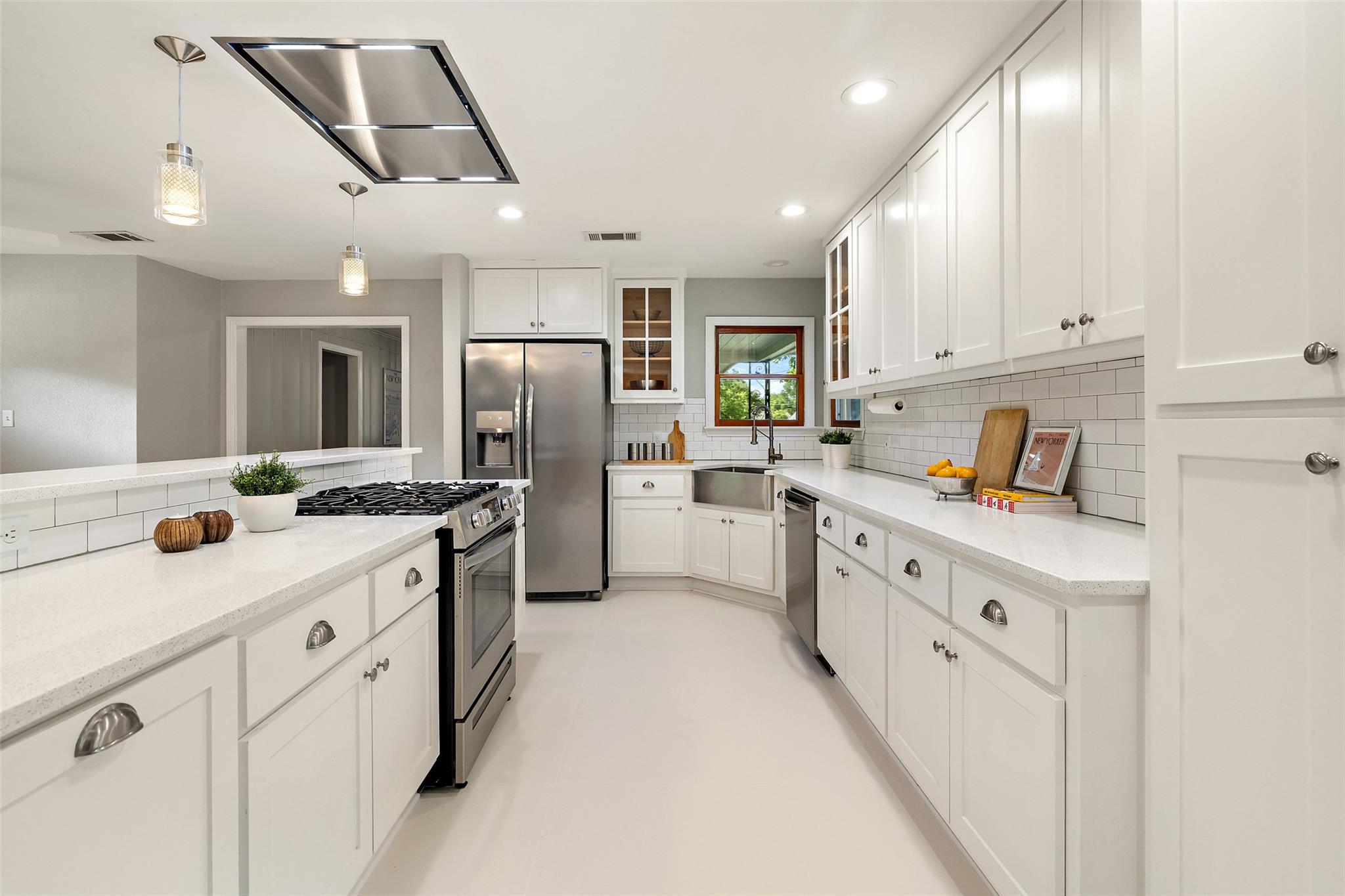 1619 S College St, Georgetown, TX 78626