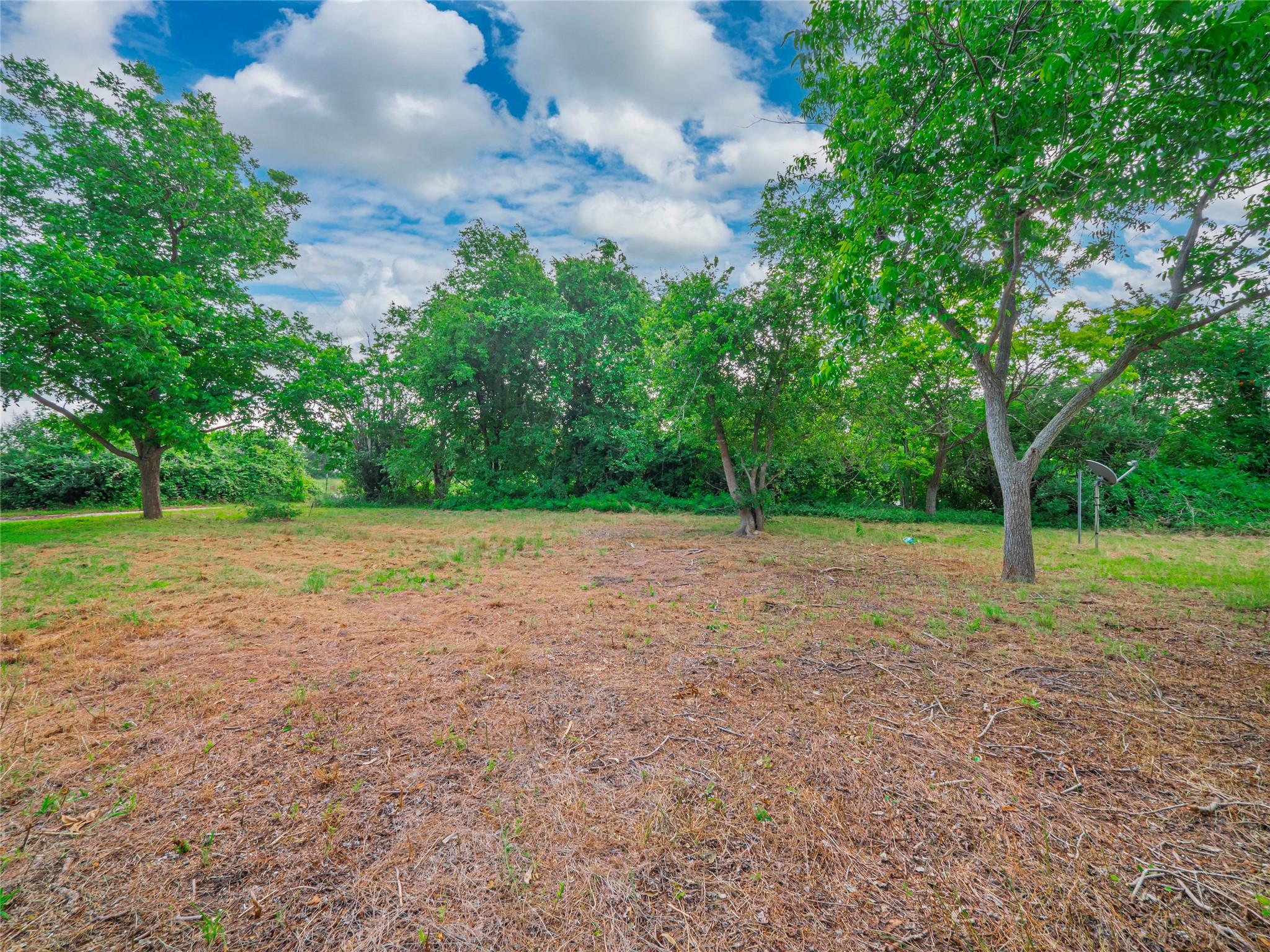 3104 S Main St, Taylor, TX 76574