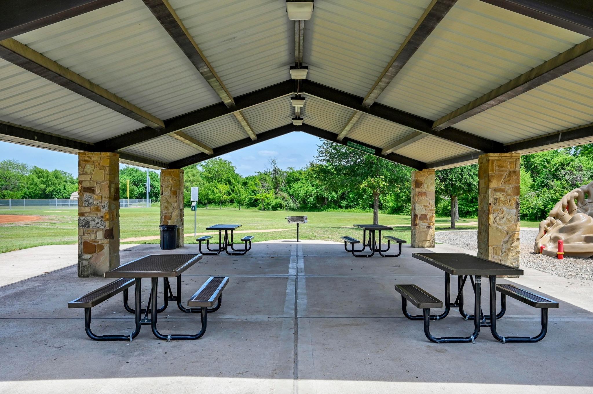 1111 Whitley Dr, Leander, TX 78641