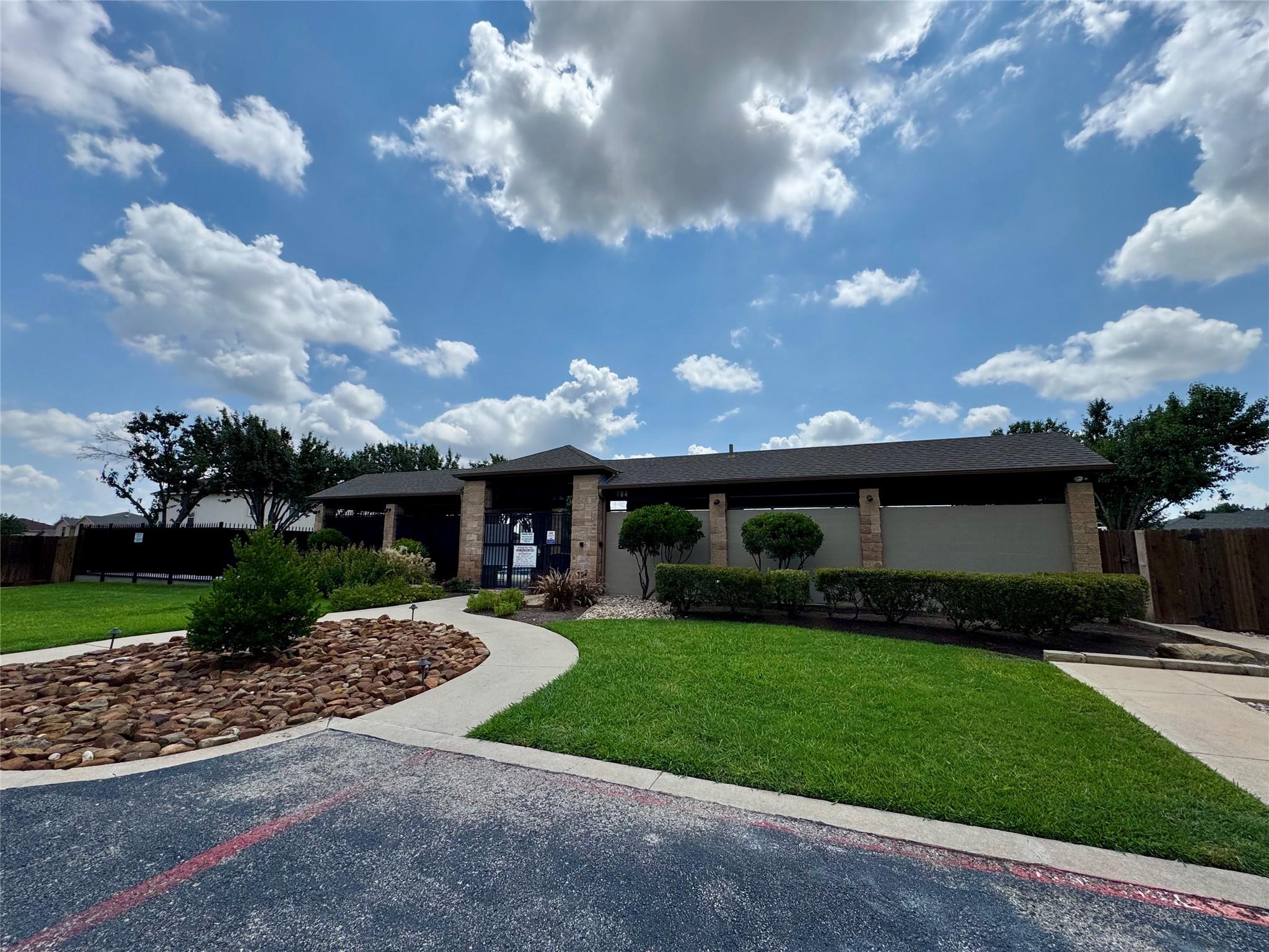 1111 Whitley Dr, Leander, TX 78641