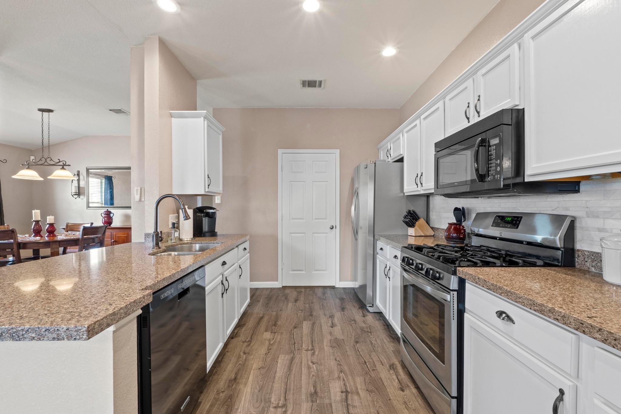 1111 Whitley Dr, Leander, TX 78641