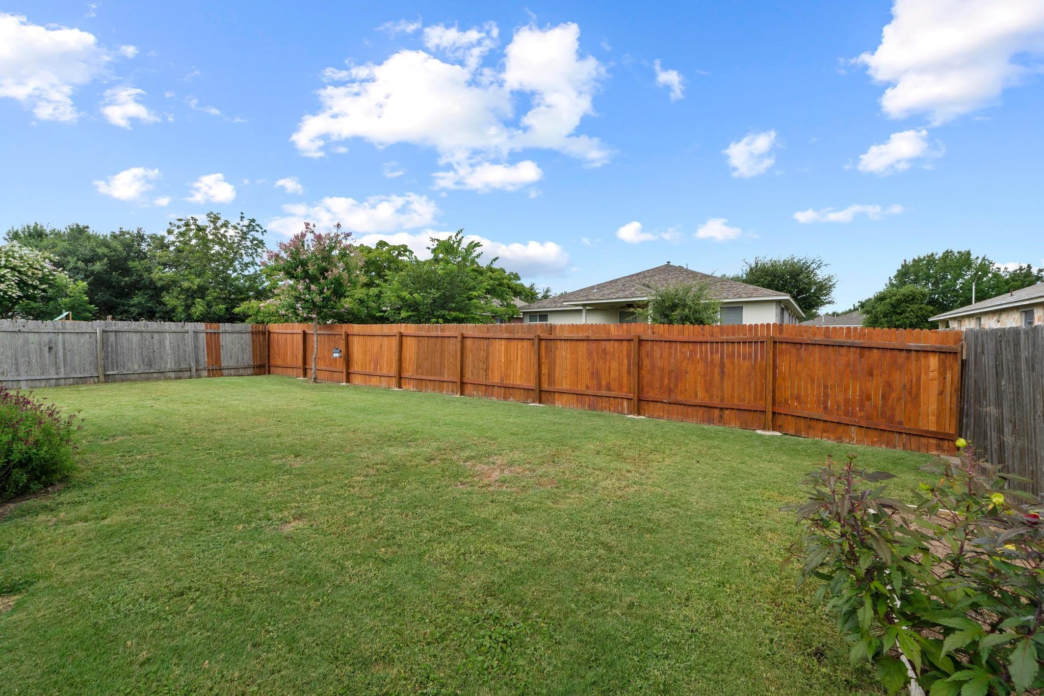 1111 Whitley Dr, Leander, TX 78641