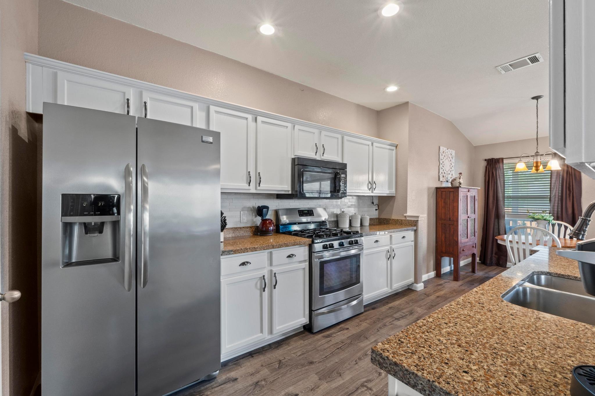 1111 Whitley Dr, Leander, TX 78641