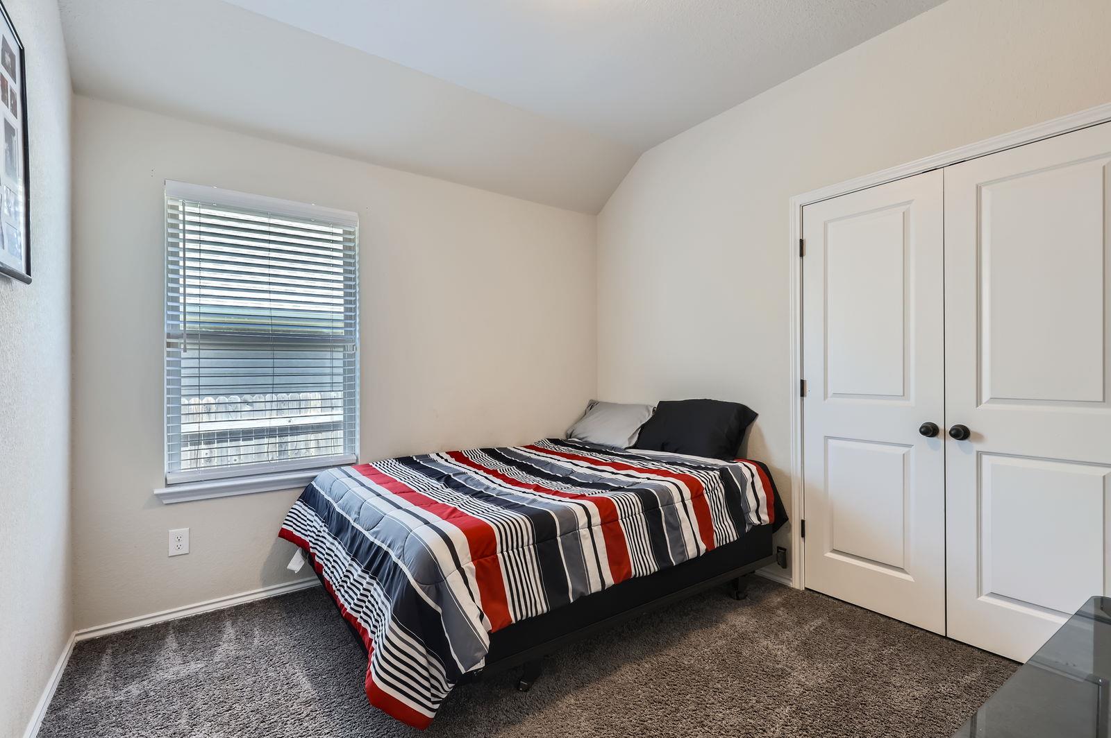 127 Scotsburg St, Hutto, TX 78634