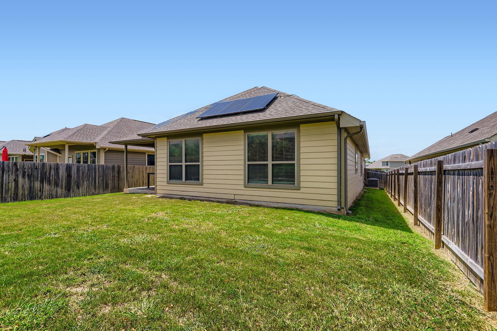 127 Scotsburg St, Hutto, TX 78634