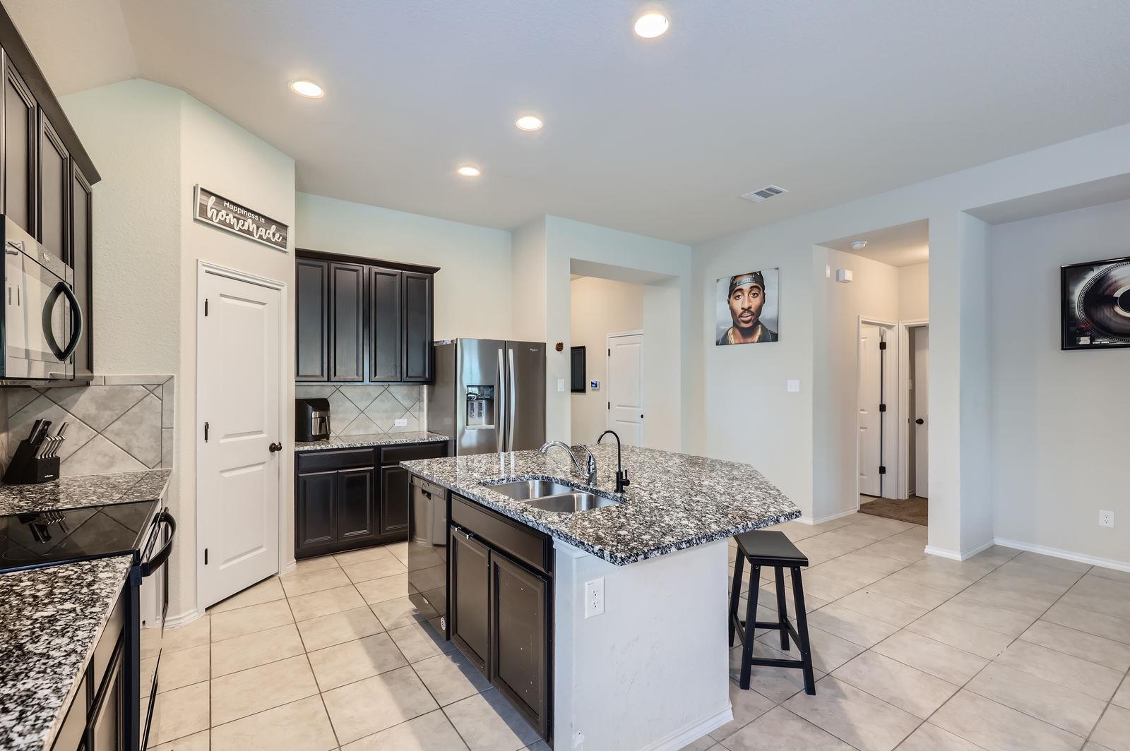 127 Scotsburg St, Hutto, TX 78634