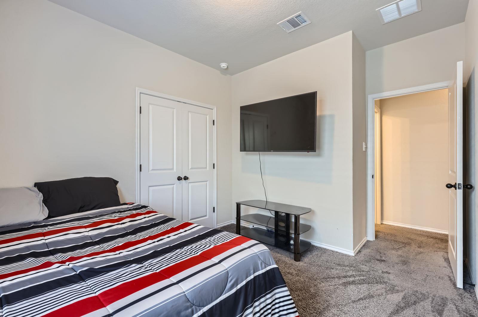 127 Scotsburg St, Hutto, TX 78634