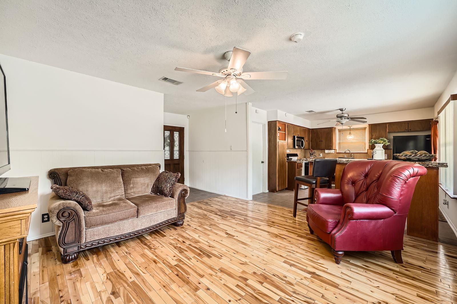 914 Hermitage Dr, Austin, TX 78753