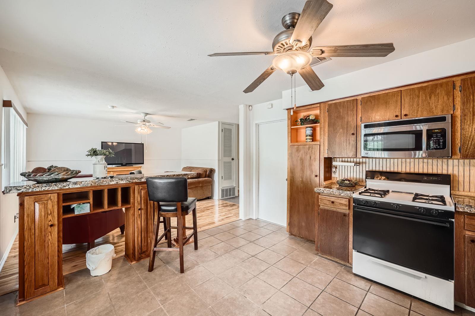 914 Hermitage Dr, Austin, TX 78753