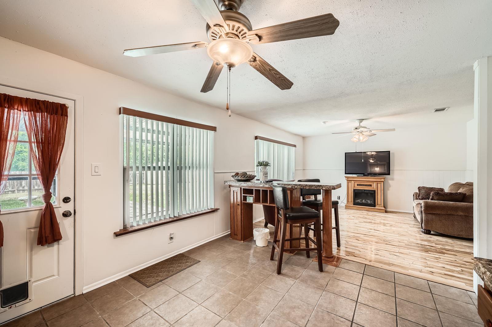 914 Hermitage Dr, Austin, TX 78753
