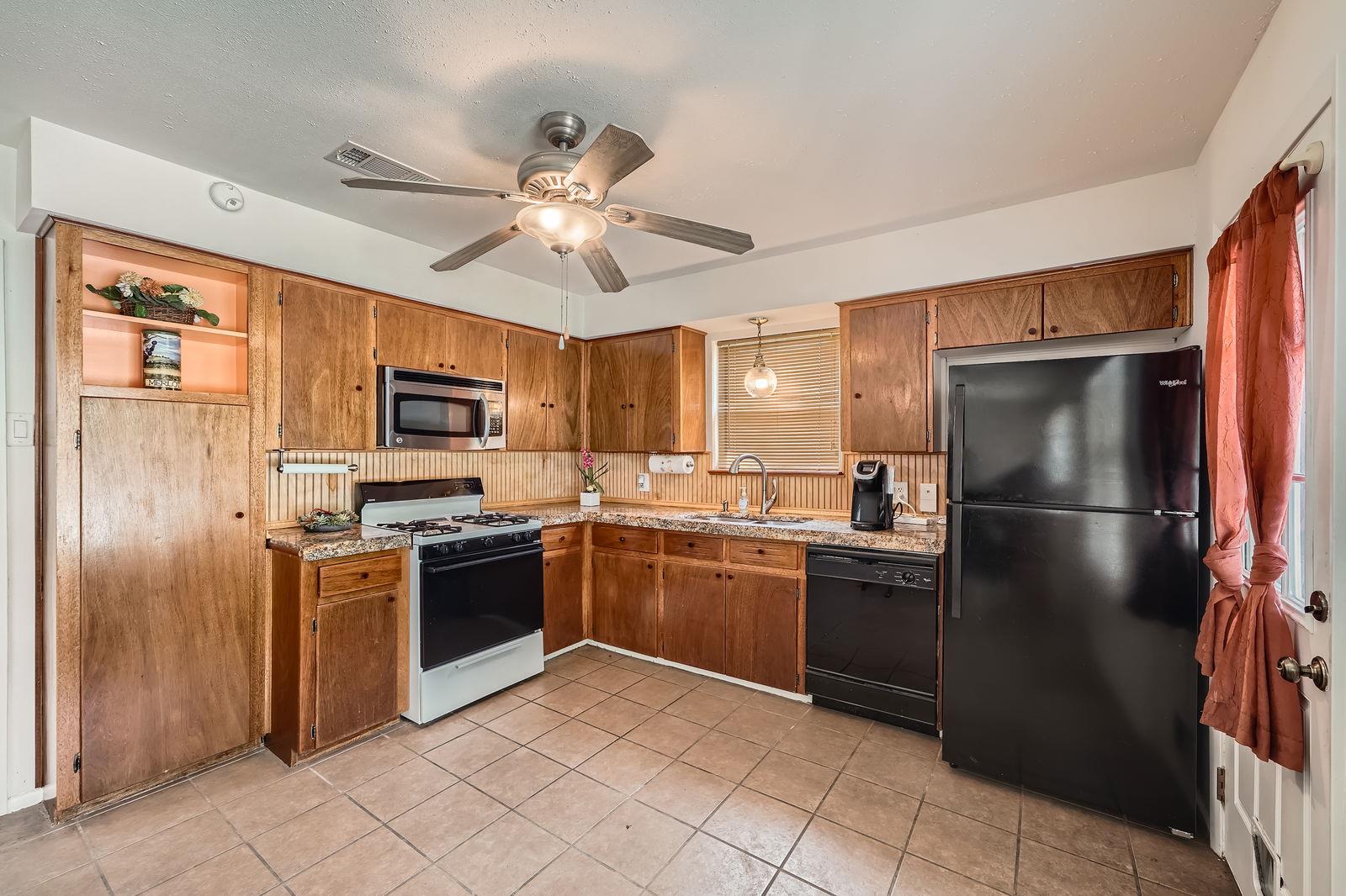 914 Hermitage Dr, Austin, TX 78753