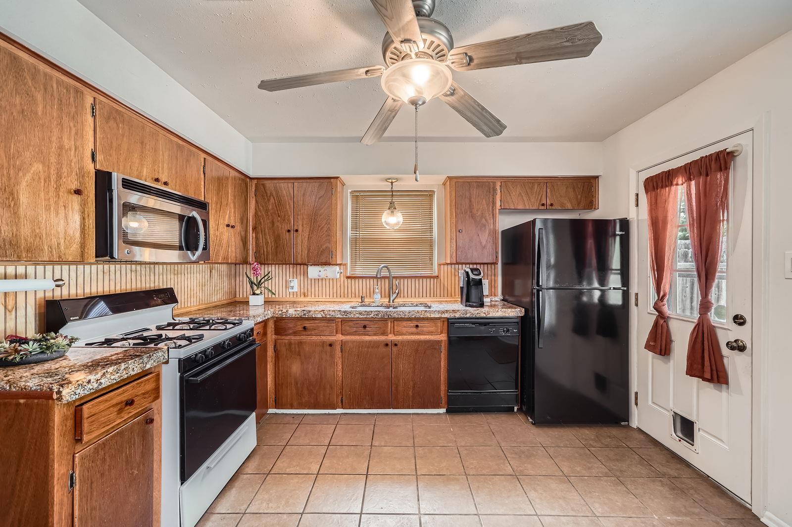 914 Hermitage Dr, Austin, TX 78753