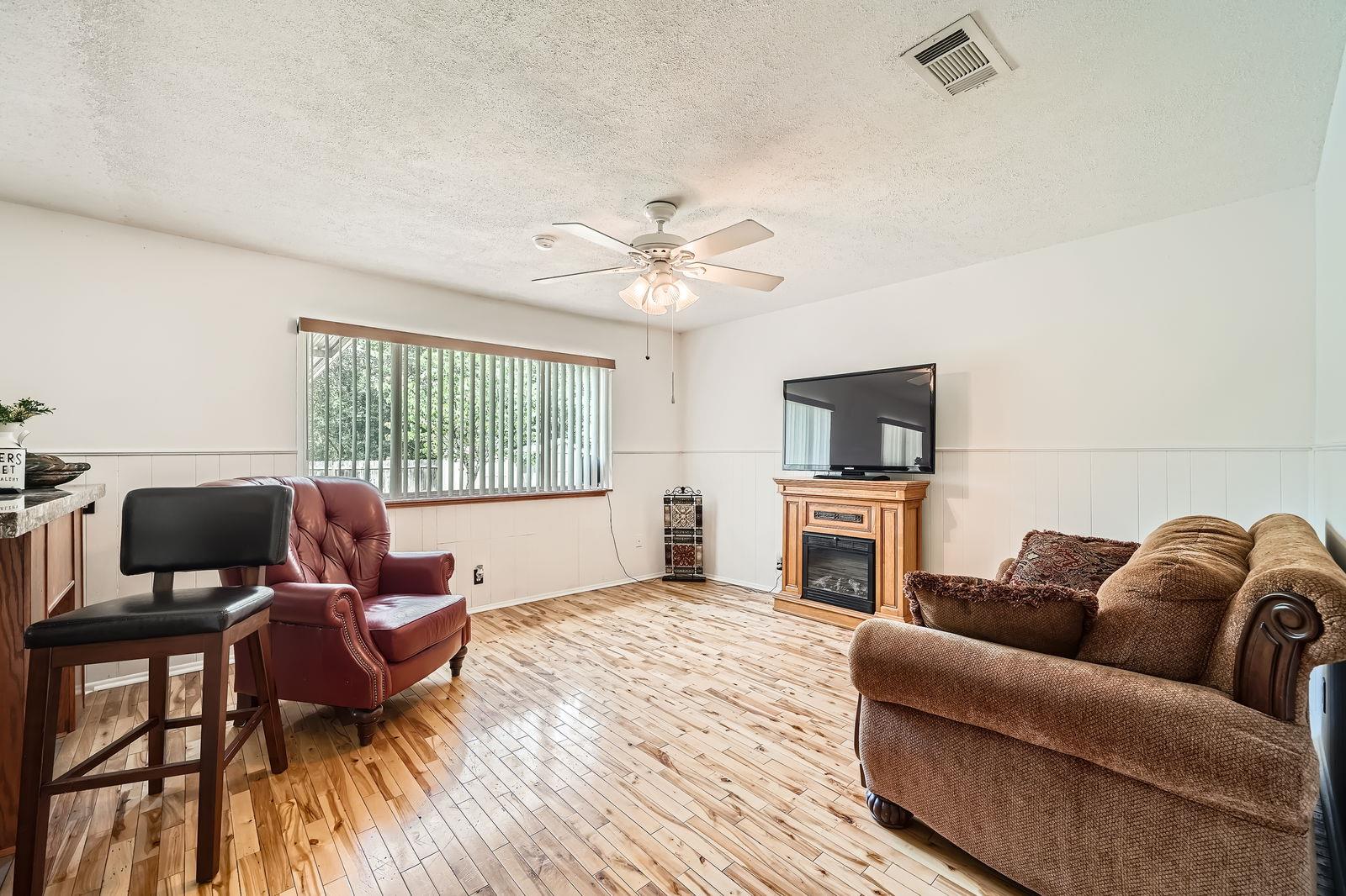 914 Hermitage Dr, Austin, TX 78753