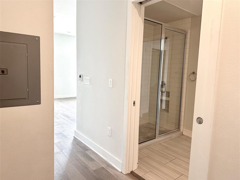 1800 E 4th St # 305, Austin, TX 78702