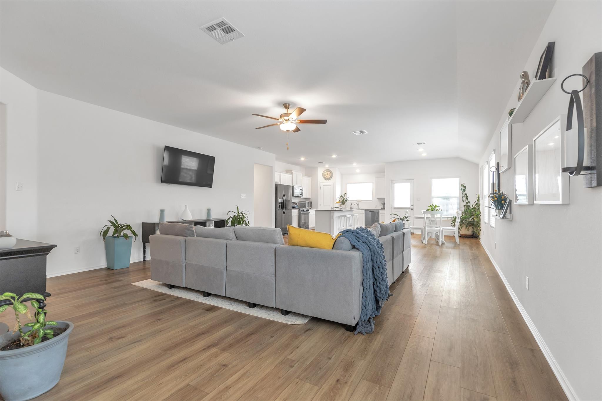 408 Sebring Cir, Hutto, TX 78634