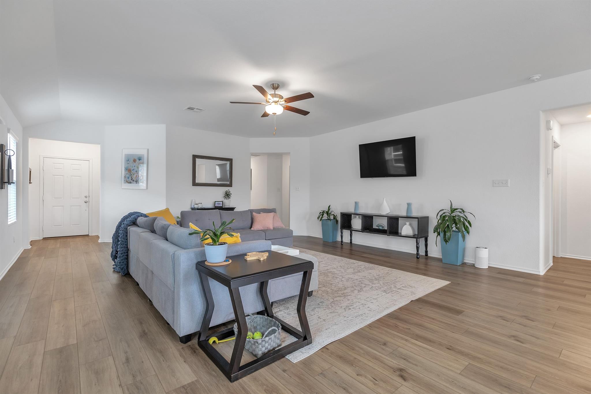 408 Sebring Cir, Hutto, TX 78634