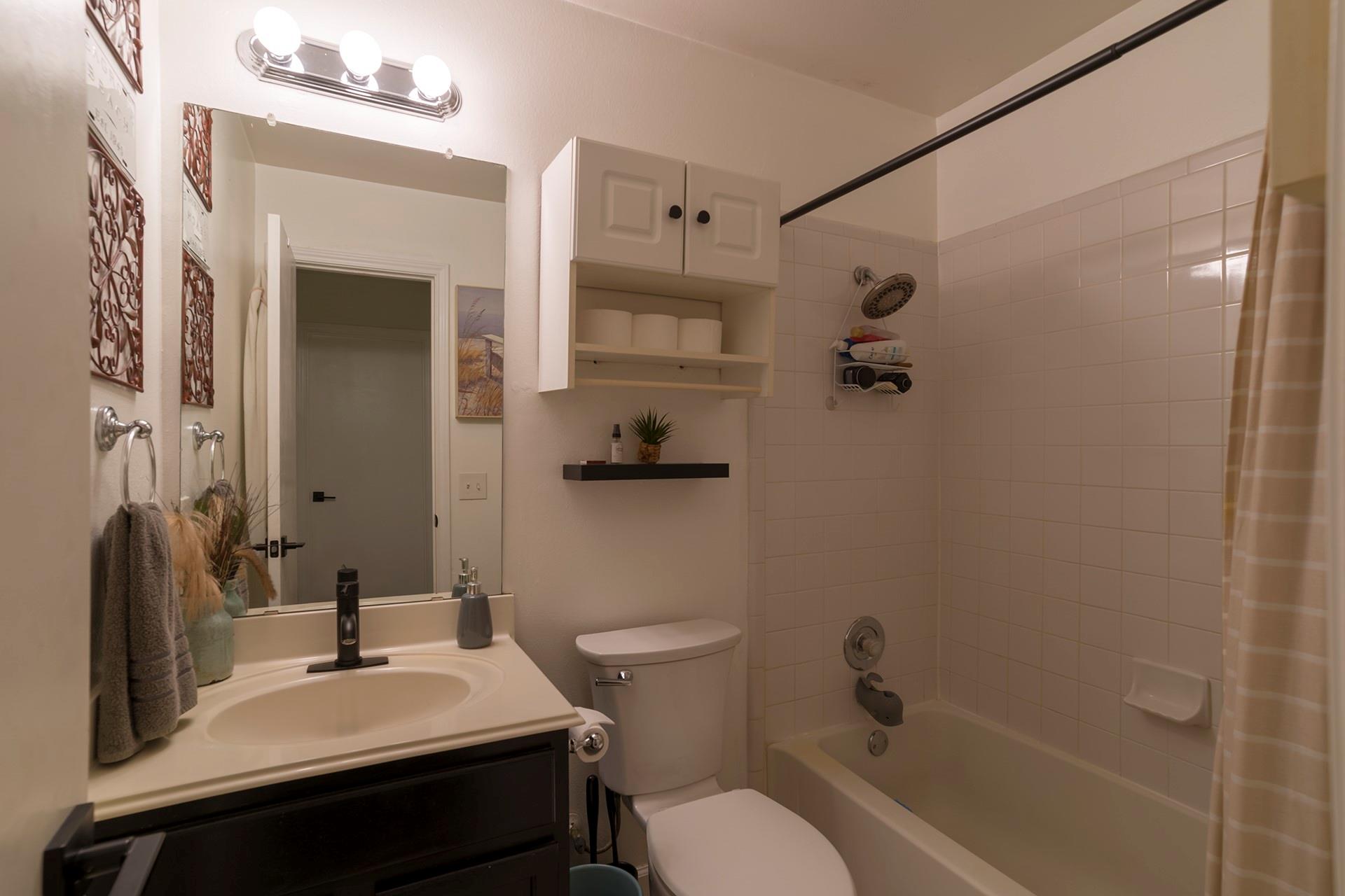 906 Iris Dr, Georgetown, TX 78626